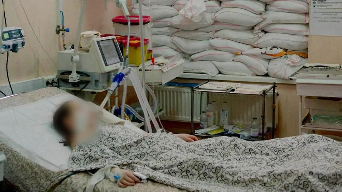 Die 13-Jährige Milena liegt in einer Kinderklinik in Saporischschja.