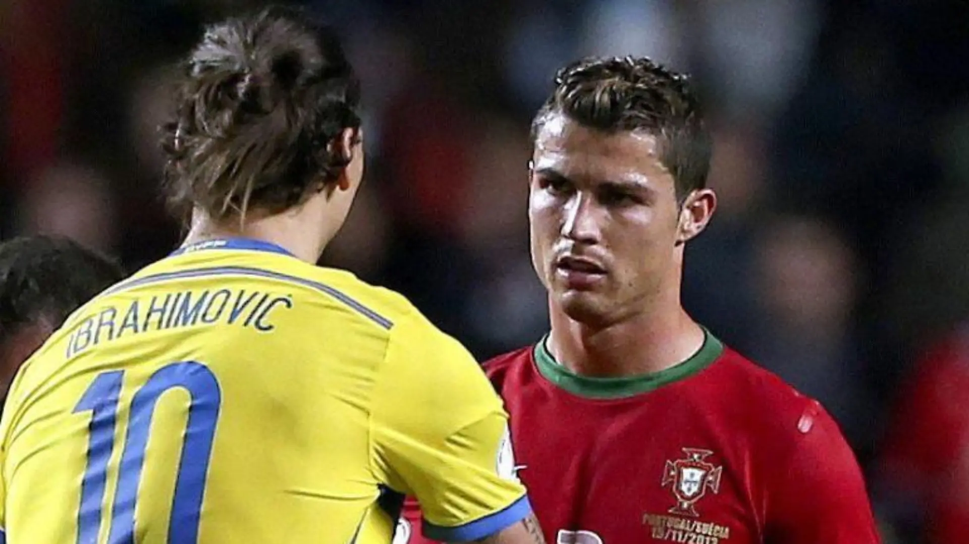 Nach dem Spiel gratuliert Schwedenstar Zlatan Ibrahimovic (l) Portugals Siegtorschützen Cristiano Ronaldo. Foto: Tiago Petinga