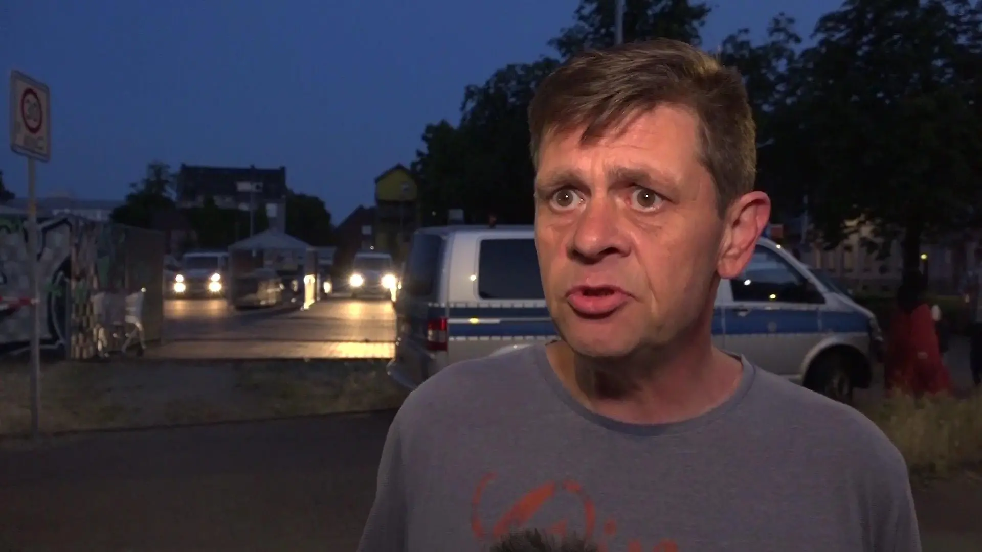 Anwohner Marc Kahnau im Interview nach der Massenschlägerei