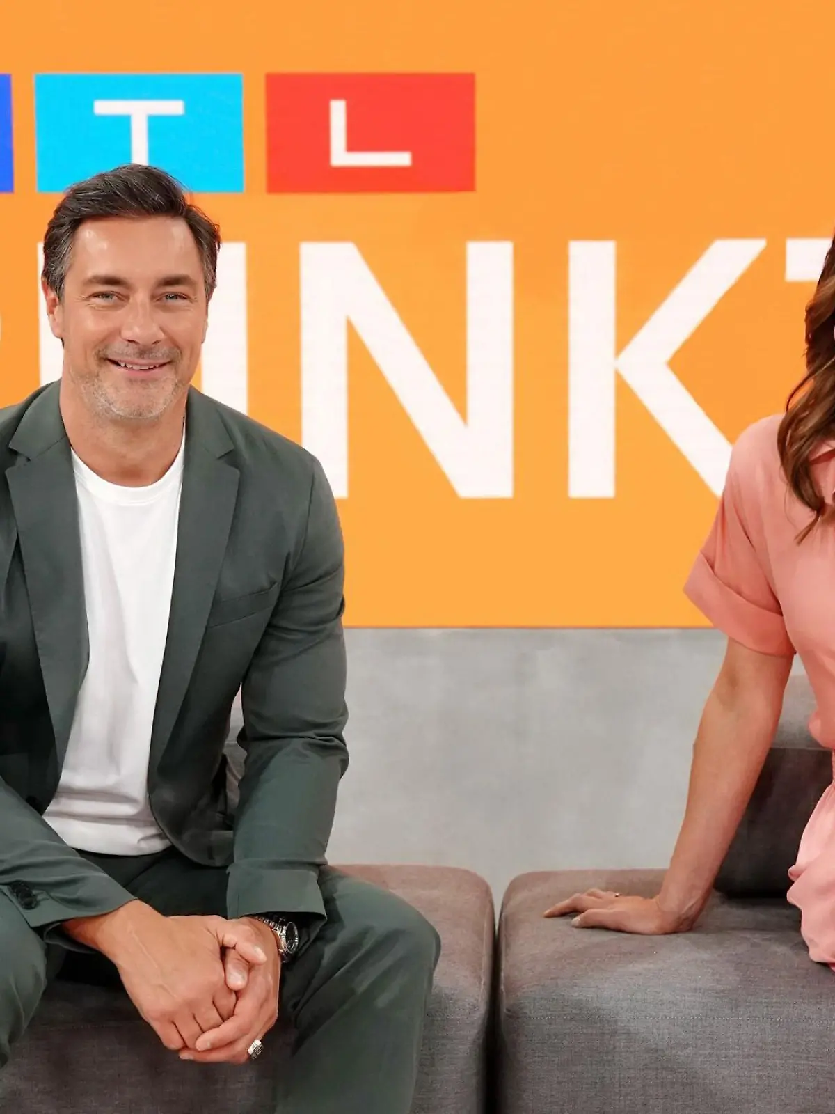 Marco Schreyl und Roberta Bieling

+++ Die Verwendung des sendungsbezogenen Materials ist nur mit dem Hinweis und Verlinkung auf RTL+ gestattet. +++