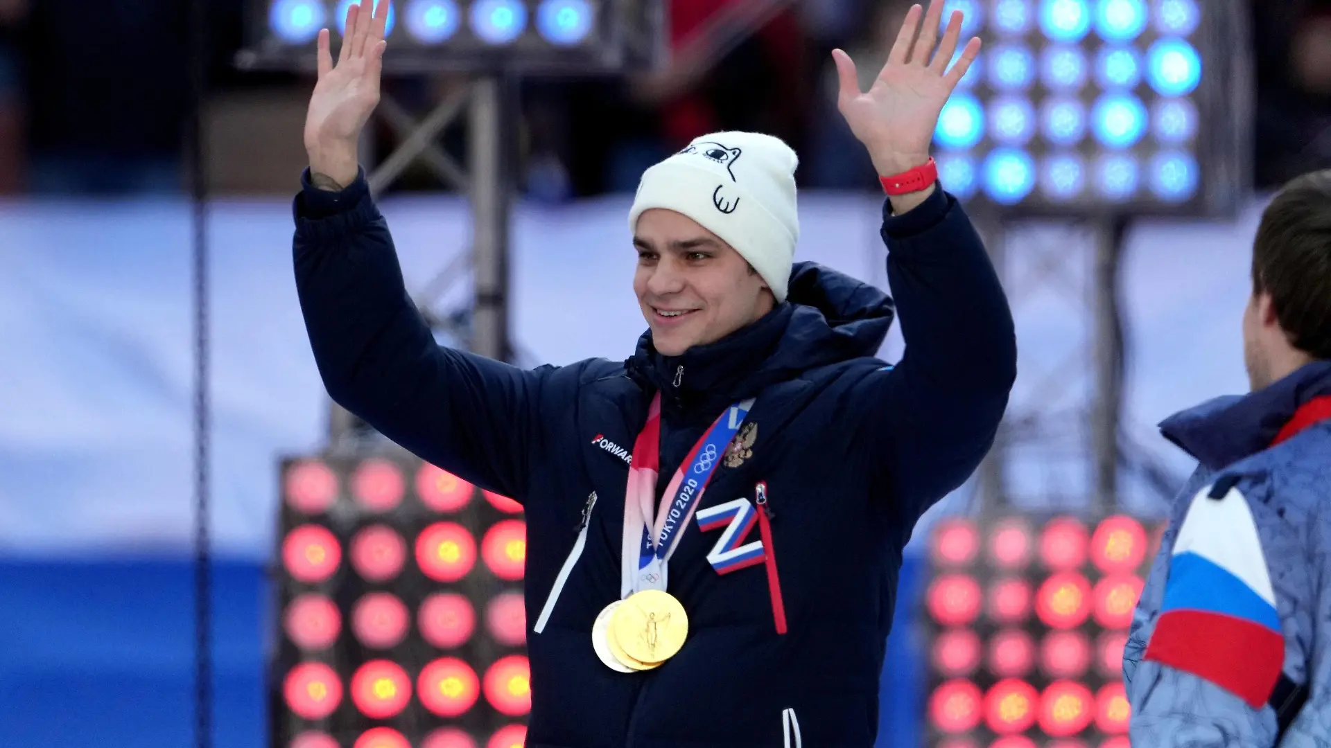 Russia Crimea Reunification Anniversary 8143728 18.03.2022 Russian olympic champion, swimmer Evgeny Rylov waves during a concert marking the 8th anniversary of the referendum on the state status of Crimea and Sevastopol and its reunification with Russia, at Luzhniki Stadium in Moscow, Russia. Alexander Vilf / Sputnik Moscow Russia PUBLICATIONxINxGERxSUIxAUTxONLY Copyright: xAlexanderxVilfx