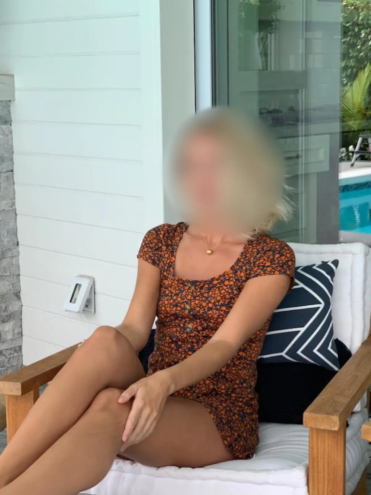 Abby und ihr Partner John sterben an einer Vergiftung - angeblich wegen einer defekten Lüftung.