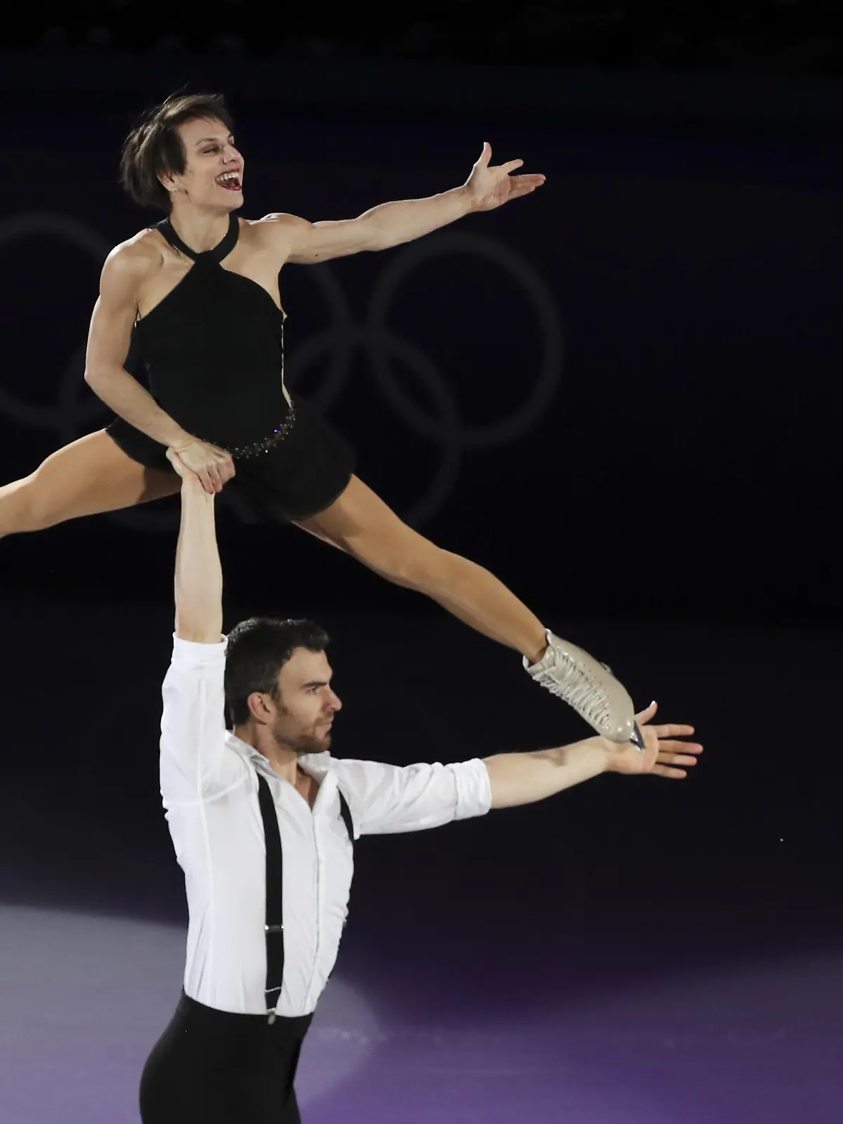 (180225) -- PYEONGCHANG, Feb. 25, 2018 () -- Meagan Duhamel/Eric Radford of Canada perform during the figure skating gala event at the 2018 PyeongChang Winter Olympic Games, in Gangneung Ice Arena, South Korea, on Feb. 25, 2018. (/Han Yan)