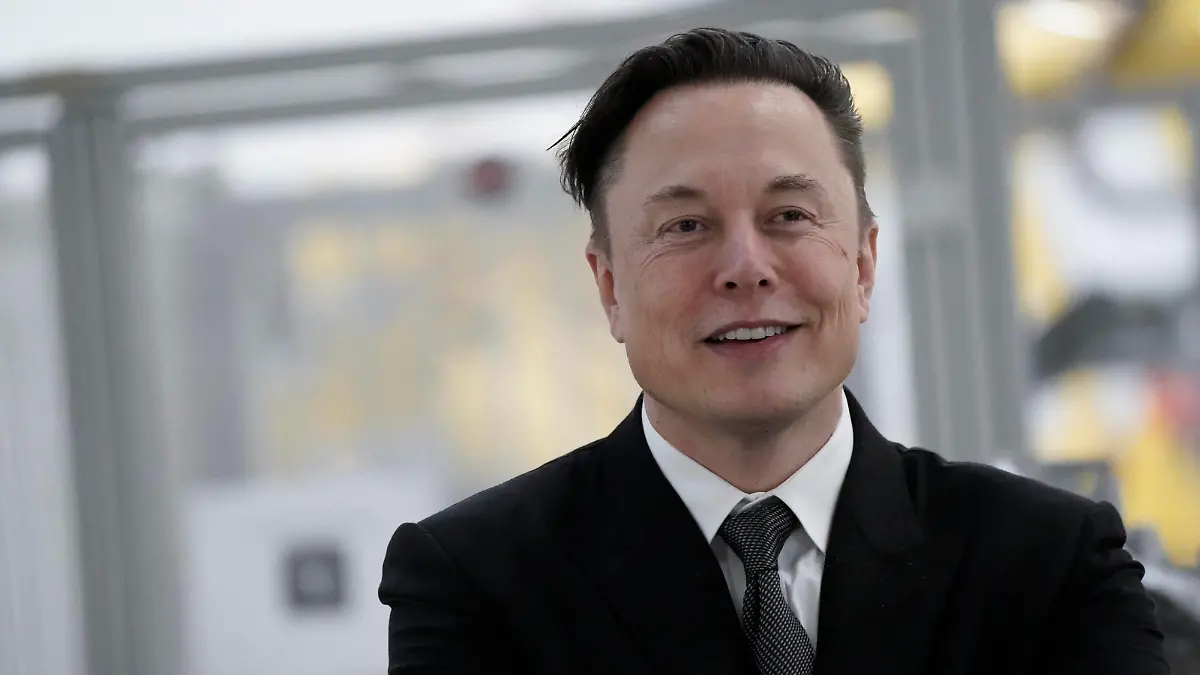 Tesla Delivery Day - Eroeffnung der Tesla-Gigafactory in Gruenheide in der Naehe von Berlin Aktuell, 22.03.2022, Gruenheide, Elon Musk Tesla-Chef im Portrait beim Tesla Delivery Day zur Eroeffnung und offiziellem Produktionsstart der Tesla Fabrik, der neuen Gigafactory des Elektroautobauers in Europas groesste E-Autofabrik Gruenheide in der Naehe von Berlin Gruenheide Brandenburg Deutschland *** Tesla Delivery Day opening of the Tesla Gigafactory in Gruenheide near Berlin Current, 22 03 2022, Gruenheide, Elon Musk Tesla boss in portrait at the Tesla Delivery Day for the opening and official production start of the Tesla factory, the new Gigafactory of the electric car manufacturer in Europes largest E car factory Gruenheide near Berlin G 