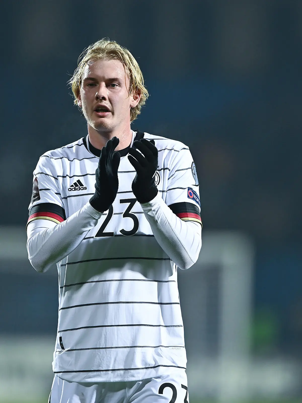 Julian Brandt (Deutschland) bedankt sich nach Spielende bei den Fans. GES/ Fussball/ WM Qualifikation: Armenien - Deutschland, 14.11.2021 Football / Soccer: WC qualifier: Armenia vs Germany, Yerevan, Armenia, November 14, 2021