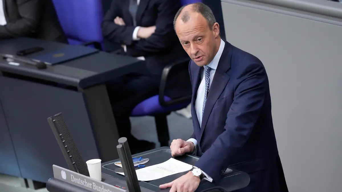  Deutscher Bundestag, Haushaltsdebatte 24. Sitzung Aktuell,23.03.2022 Berlin, Friedrich Merz von der Partei CDU bei seiner Rede zur Haushaltsdebatte und Haushalt des Bundeskanzleramt bei der 24. Sitzung des Deutschen Bundestag in Berlin Berlin Berlin Deutschland *** German Bundestag, budget debate 24 session Current,23 03 2022 Berlin, Friedrich Merz of the party CDU during his speech on the budget debate and budget of the Federal Chancellery at the 24 session of the German Bundestag in Berlin Berlin Germany