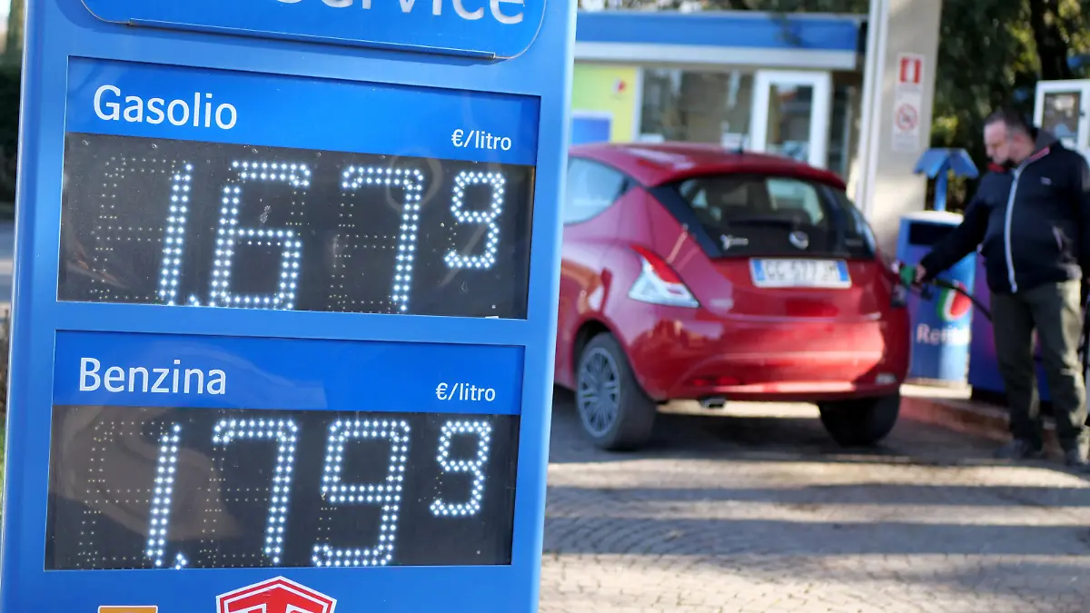 Italy, Tuscany region, Arezzo, February 9, 2022 : In recent weeks there has been a significant increase in gasoline, gas and all fuels. In the picture petrol stations near the city of Arezzo, Tuscany., Credit:Daiano Cristini / Avalon