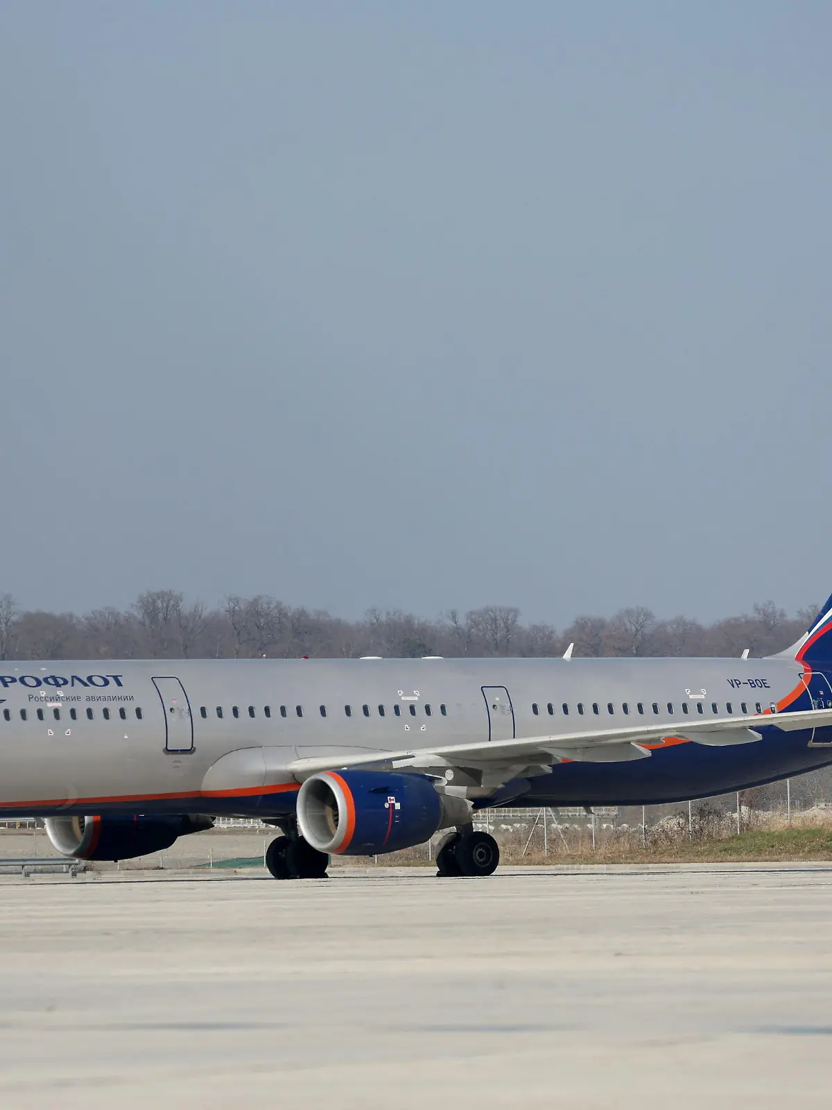 An Airbus A321-211 aircraft of Russian airline Aeroflot with registration VP-BOE is pictured on a long term parking at Cointrin airport in Geneva, Switzerland, March 9, 2022. REUTERS/Denis Balibouse