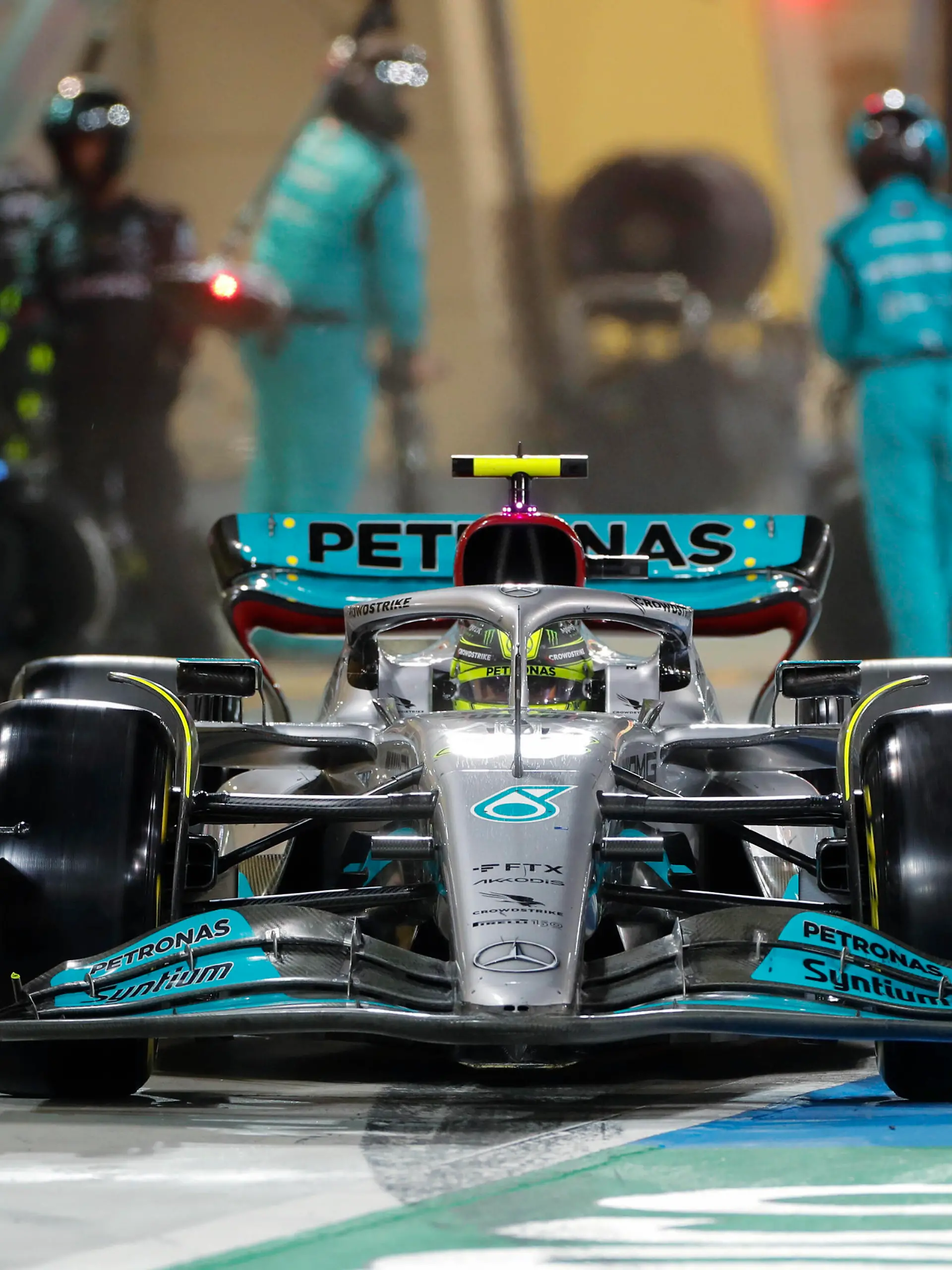  Formula 1 2022: Bahrain GP BAHRAIN INTERNATIONAL CIRCUIT, BAHRAIN - MARCH 20: Sir Lewis Hamilton, Mercedes W13, leaves the pits during the Bahrain GP at Bahrain International Circuit on Sunday March 20, 2022 in Sakhir, Bahrain. Photo by Steven Tee / LAT Images Images PUBLICATIONxINxGERxSUIxAUTxHUNxONLY GP2201_164729_2ST8973