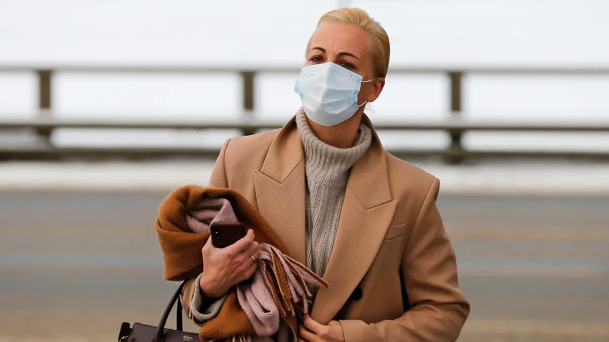 01.02.2021, Russland, Moscow: Julia Nawalnaja, Ehefrau von Alexej Nawalny, kommt zu einer Anhörung im Gericht an. Nawalnaja wurde in Moskau während einer unautorisierten Kundgebung zur Unterstützung ihres Mannes am 31. Januar 2021 festgenommen. Foto: Alexander Zemlianichenko/AP/dpa +++ dpa-Bildfunk +++