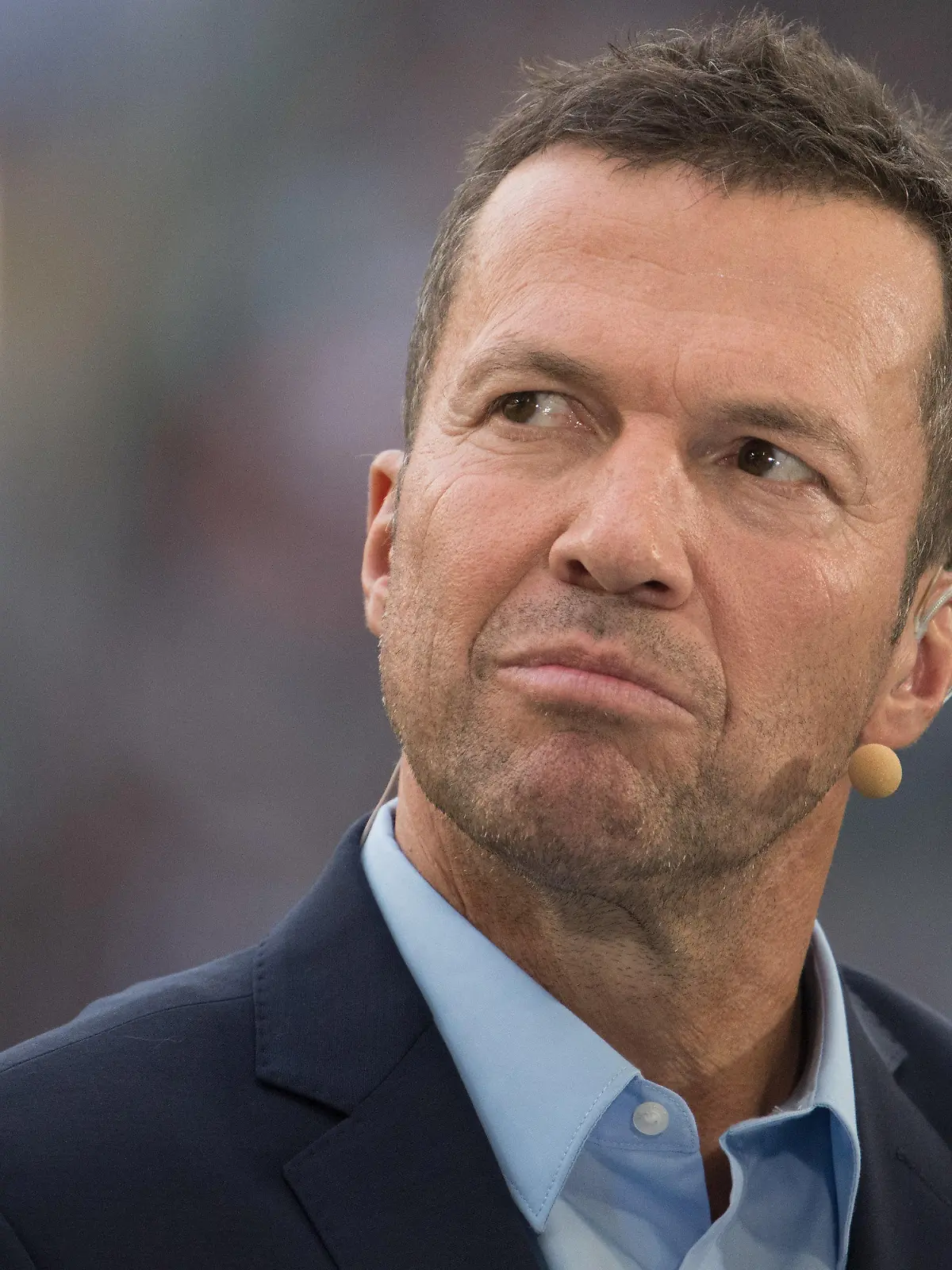 ARCHIV - 15.09.2018, Nordrhein-Westfalen, Mönchengladbach: Rekord-Nationalspieler und Fußball-Experte Lothar Matthäus am Spielfeldrand. Lothar Matthäus erwartet einige Spieler-Transfers beim FC Bayern München. (zu dpa: «Matthäus erwartet Bayern-Abgänge - Keine Eile beim Sportvorstand») Foto: Federico Gambarini/dpa +++ dpa-Bildfunk +++