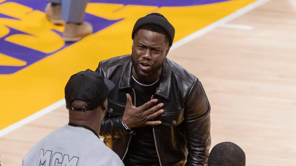 January 20, 2023, Los Angeles, California, USA: Kevin Hart attends the NBA, Basketball Herren, USA game between the Los Angeles Lakers and the Memphis Grizzlies on Friday January 20, 2023 at Crypto.com Arena in Los Angeles, California. Lakers defeat Grizzlies, 122-121. /PI Los Angeles USA - ZUMAp124 20230120_zaa_p124_008 Copyright: xJAVIERxROJASx
