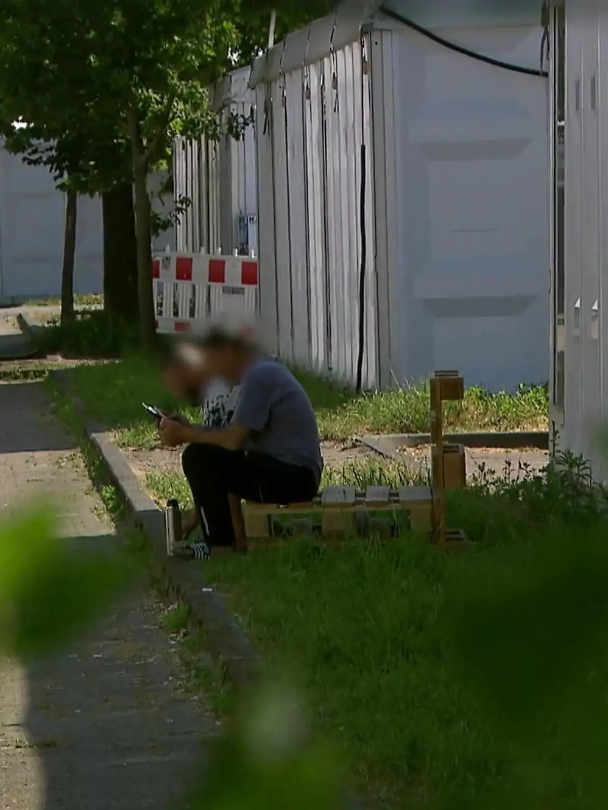 Bild zu: "Anwohner gegen Flüchtlings-Zeltstadt"