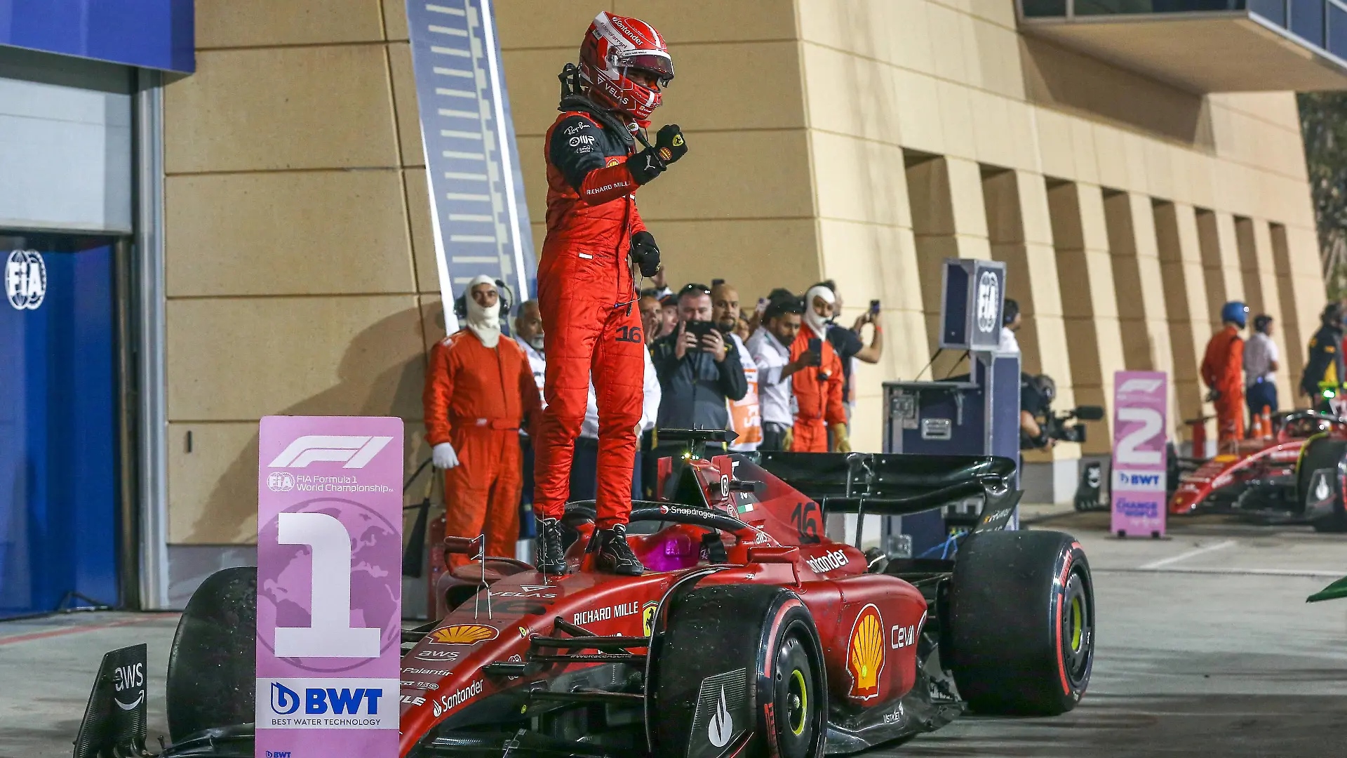 FORMULA 1 GULF AIR BAHRAIN GRAND PRIX 2022, 20/03/2022 Bahrain International Circuit, Sakhir, Bahrain on 20 March 2022 winner Charles Leclerc 16 MON, Scuderia Ferrari F1-75 celebrates during the FORMULA 1 GULF AIR BAHRAIN GRAND PRIX 2022, Phil Duncan Editorial Use Only PUBLICATIONxNOTxINxUK Copyright: xPhilxDuncanx ESM-0412-0010