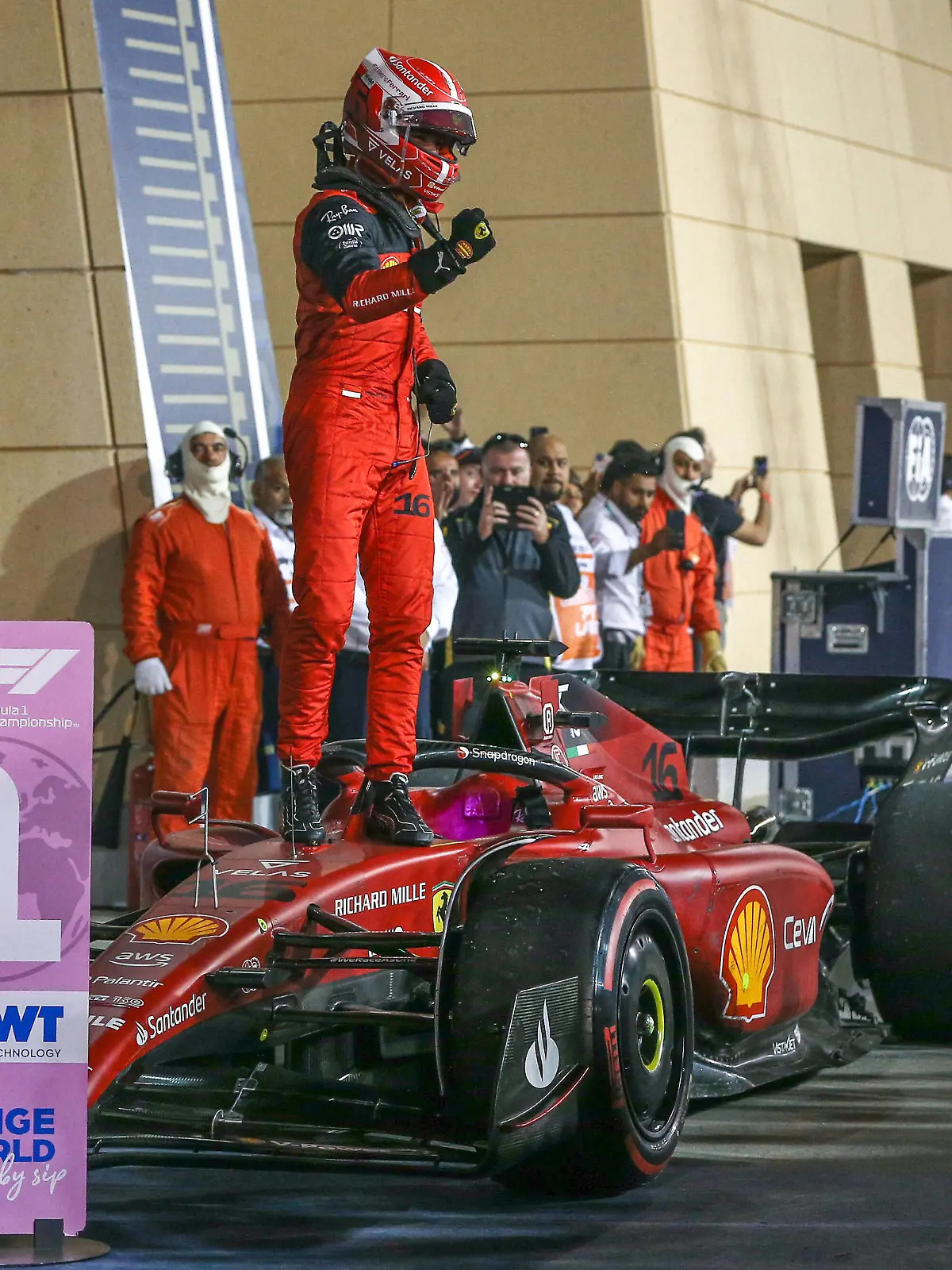 FORMULA 1 GULF AIR BAHRAIN GRAND PRIX 2022, 20/03/2022 Bahrain International Circuit, Sakhir, Bahrain on 20 March 2022 winner Charles Leclerc 16 MON, Scuderia Ferrari F1-75 celebrates during the FORMULA 1 GULF AIR BAHRAIN GRAND PRIX 2022, Phil Duncan Editorial Use Only PUBLICATIONxNOTxINxUK Copyright: xPhilxDuncanx ESM-0412-0010 