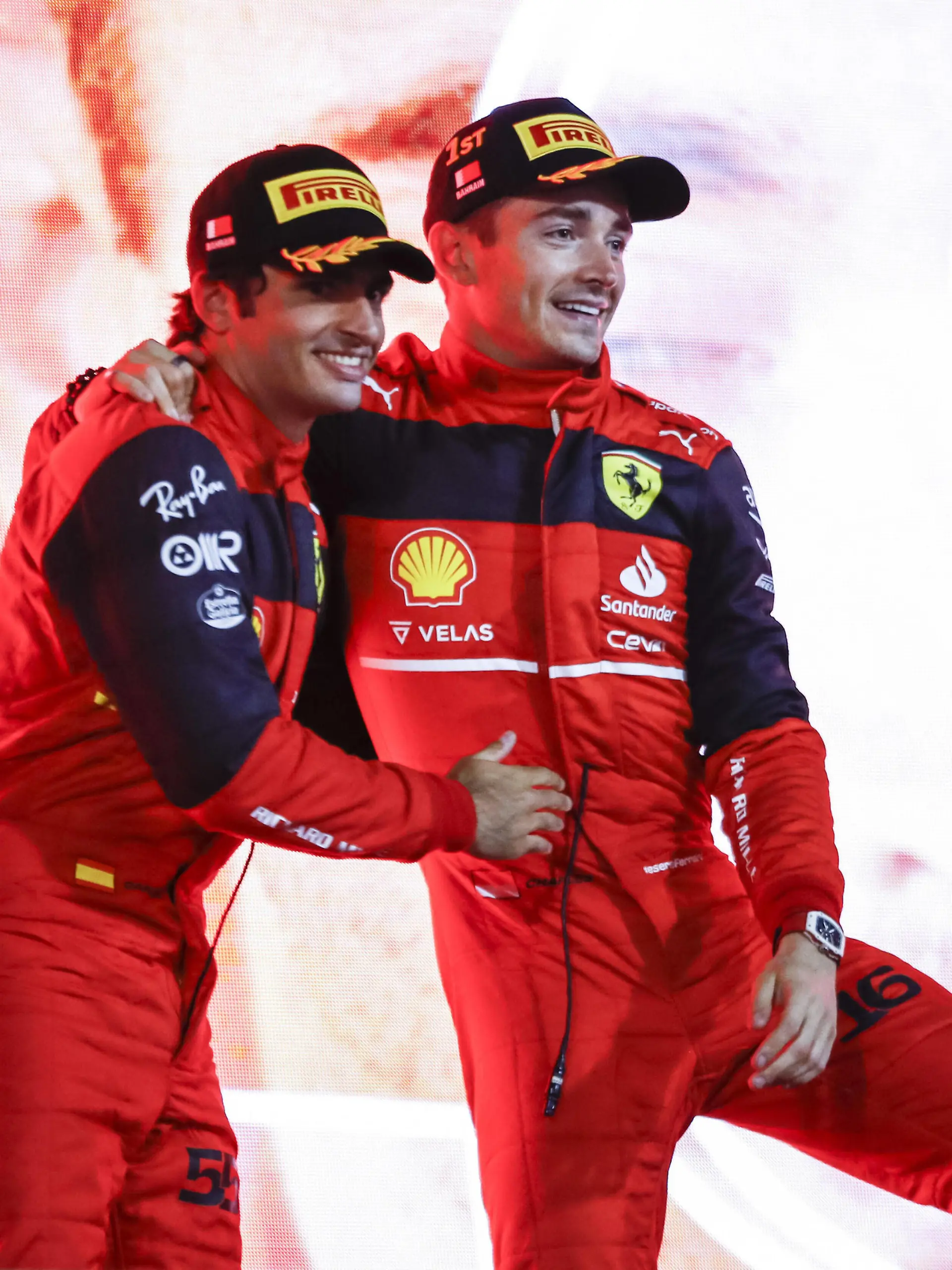  SAINZ Carlos spa, Scuderia Ferrari F1-75, portrait LECLERC Charles mco, Scuderia Ferrari F1-75, portrait podium during the Formula 1 Gulf Air Bahrain Grand Prix 2022, 1st round of the 2022 FIA Formula One World Championship, WM, Weltmeisterschaft on the Bahrain International Circuit, from March 18 to 20, 2022 in Sakhir, Bahrain - F1 - BAHRAIN GRAND PRIX 2022 - RACE DPPI/Panoramic PUBLICATIONxNOTxINxFRAxITAxBEL 00122005__B3_9517