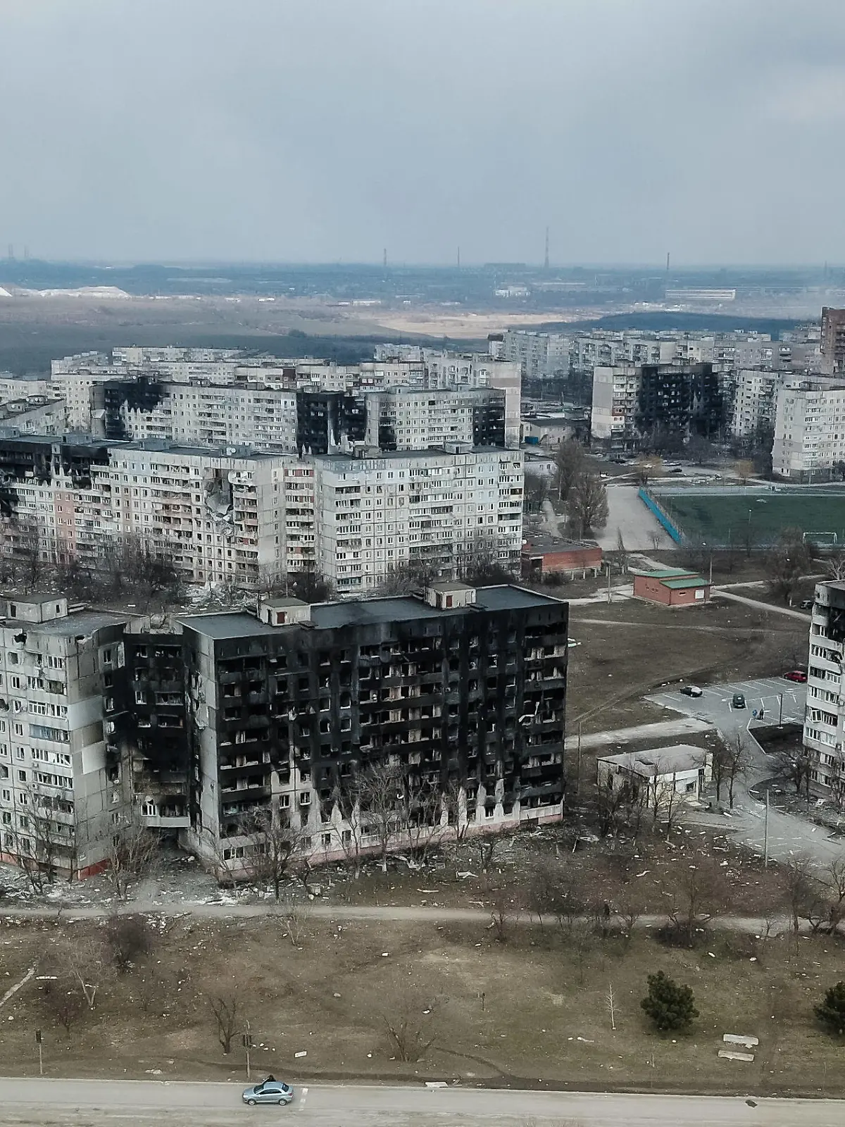 News Bilder des Tages DPR LPR Russia Ukraine Military Operation 8144458 18.03.2022 An aerial views shows residential buildings damaged by shelling on the corner of Zaporozhskoe highway and Shevchenko boulevard in the city of Mariupol, Donetsk People s Republic. The city has been a site of intense fighting in recent weeks. Alexey Kudenko / Sputnik Mariupol Donetsk People s Republic PUBLICATIONxINxGERxSUIxAUTxONLY Copyright: xAlexeyxKudenkox