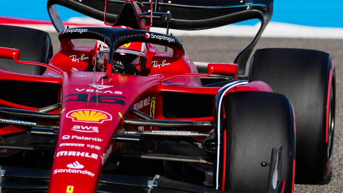 Formula 1 2022: Bahrain GP BAHRAIN INTERNATIONAL CIRCUIT, BAHRAIN - MARCH 19: Charles Leclerc, Ferrari F1-75 during the Bahrain GP at Bahrain International Circuit on Saturday March 19, 2022 in Sakhir, Bahrain. Photo by Steven Tee / LAT Images Images PUBLICATIONxINxGERxSUIxAUTxHUNxONLY GP2201_140342_1ST5636