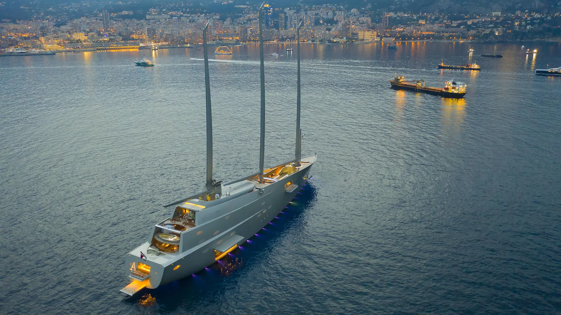Luftaufnahme 143 Meter lange Sailing Yacht A, größte Segelyacht der Welt, gebaut von der deutschen Werft Nobiskrug für den russischen Oligarchen Andrei Melnitschenko, vor Anker abends vor dem Fürstentum Monaco, Cote dÂ Azur, Mittelmeer *** Aerial photograph 143 meters long Sailing Yacht A, largest sailing yacht of the world, built by the German shipyard Nobiskrug for the Russian oligarch Andrei Melnitschenko, anchored in the evening before the Principality of Monaco, Cote dÂ Azur, Mediterranean Sea  