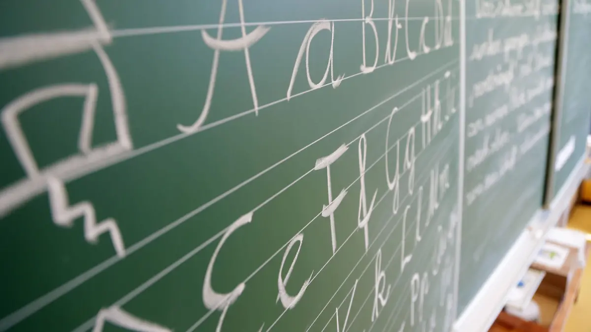 DEUTSCHLAND, KÖLN, 24.05.2013 Unterricht in einer Grundschule JW82099888 Achtung: KEIN Model-Release vorhanden - nur zur redaktionellen Verwendung!