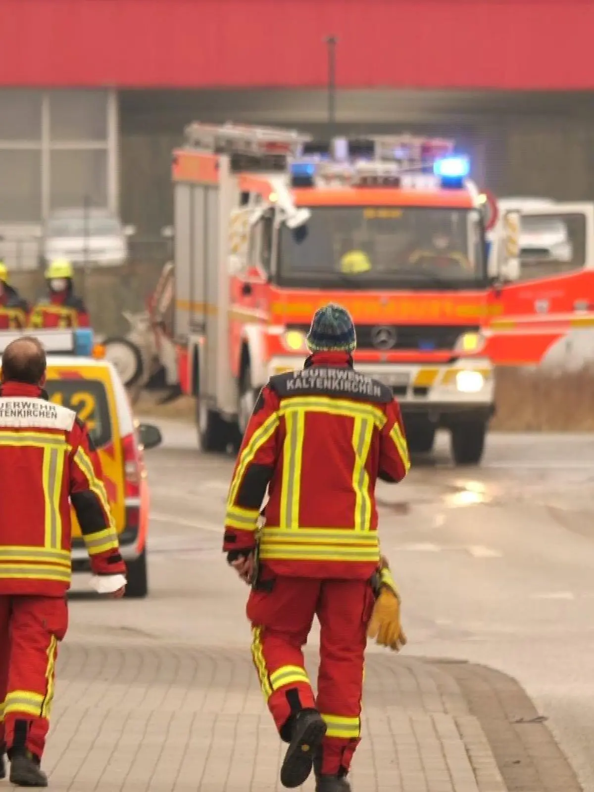 Ein mutmaßlicher Dieseldieb wurde von einem LKW mitgeschleift und getötet