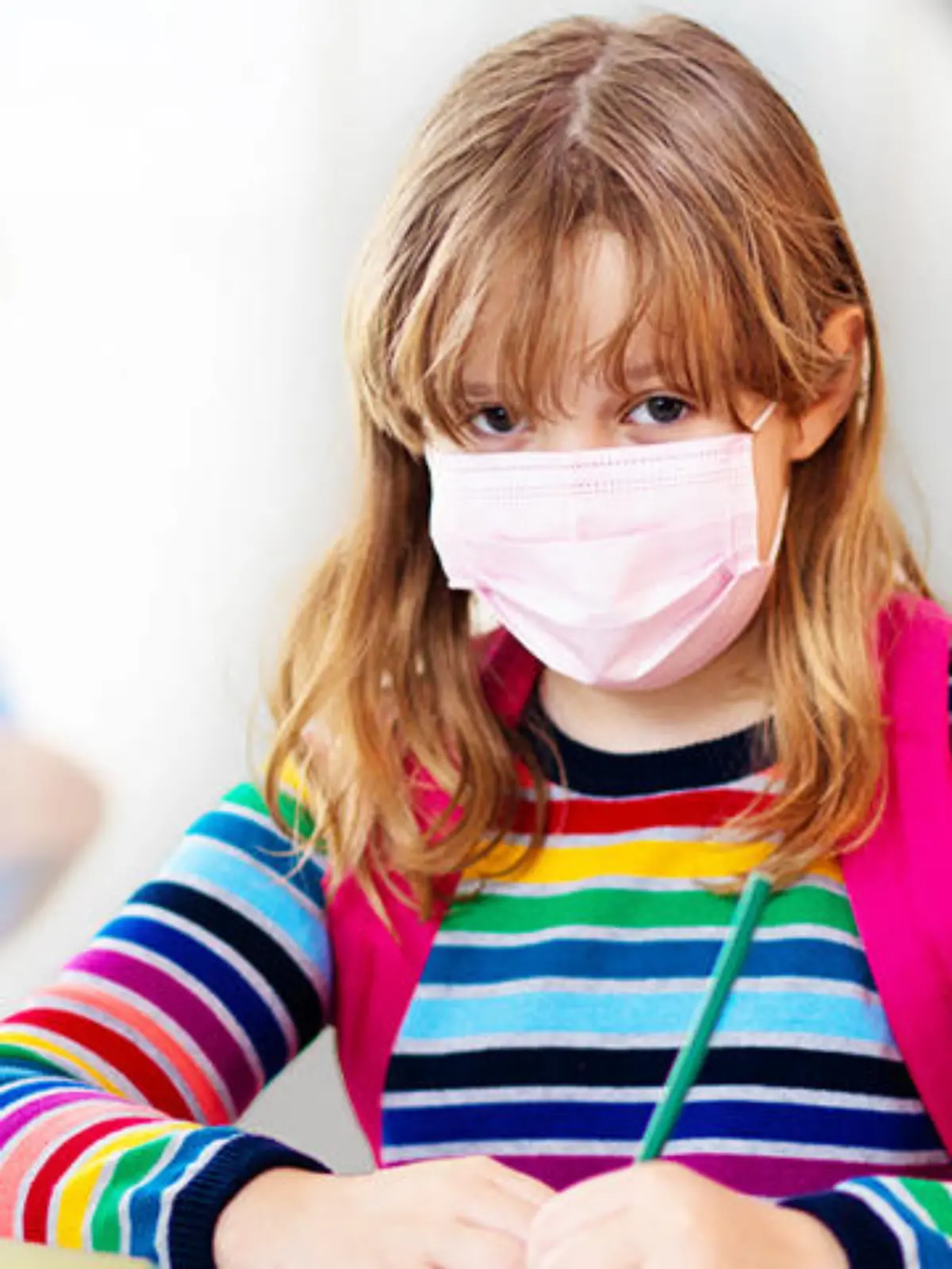 GO-PANO CORONA Maskenpflich wegfall in Schulen Schueler Maske Klasse.jpg