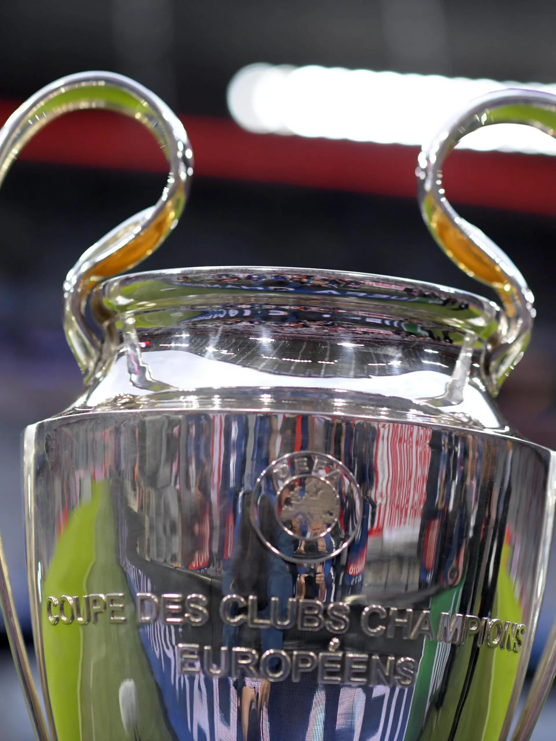 25.04.2018, Fussball UEFA Champions League 2017/2018, Halbfinale Hinspiel, FC Bayern München - Real Madrid, in der Allianzarena München. Der Henkelpott steht zum ablichten bereit für die Fotografen. *** 25 04 2018 Football UEFA Champions League 2017 2018 Semifinals First leg FC Bayern München Real Madrid at Allianzarena Munich The handlebar is ready to be shot by photographers  