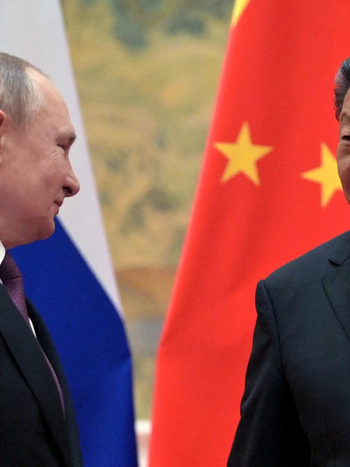 FILE PHOTO: Russian President Vladimir Putin attends a meeting with Chinese President Xi Jinping in Beijing, China February 4, 2022. Sputnik/Aleksey Druzhinin/Kremlin via REUTERS ATTENTION EDITORS - THIS IMAGE WAS PROVIDED BY A THIRD PARTY./File Photo