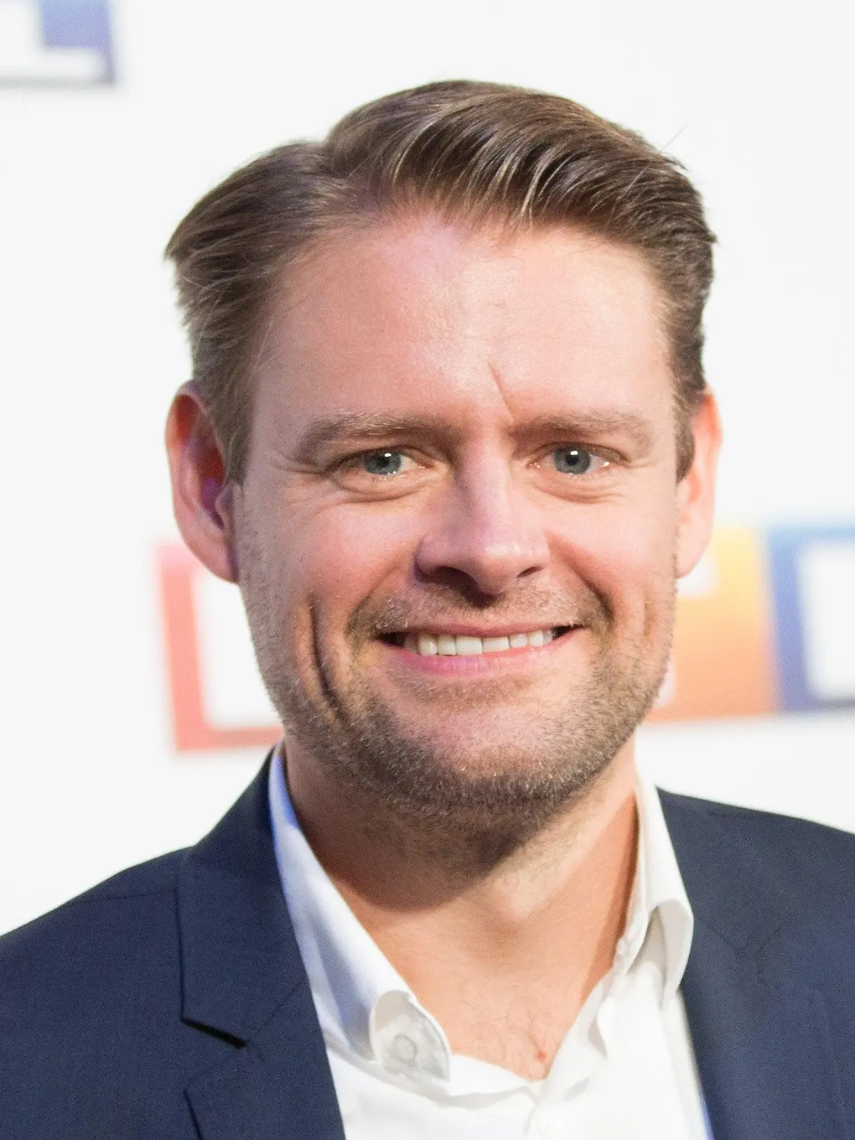 ARCHIV - Der Schauspieler und Komiker Max Giermann posiert am 30.08.2016 in Hamburg bei der RTL-Programm-Präsentation 2016/17. Foto: Christian Charisius/dpa (zu dpa Max Giermann moderiert Deutschen Comedypreis vom 14.09.2016) +++(c) dpa - Bildfunk+++