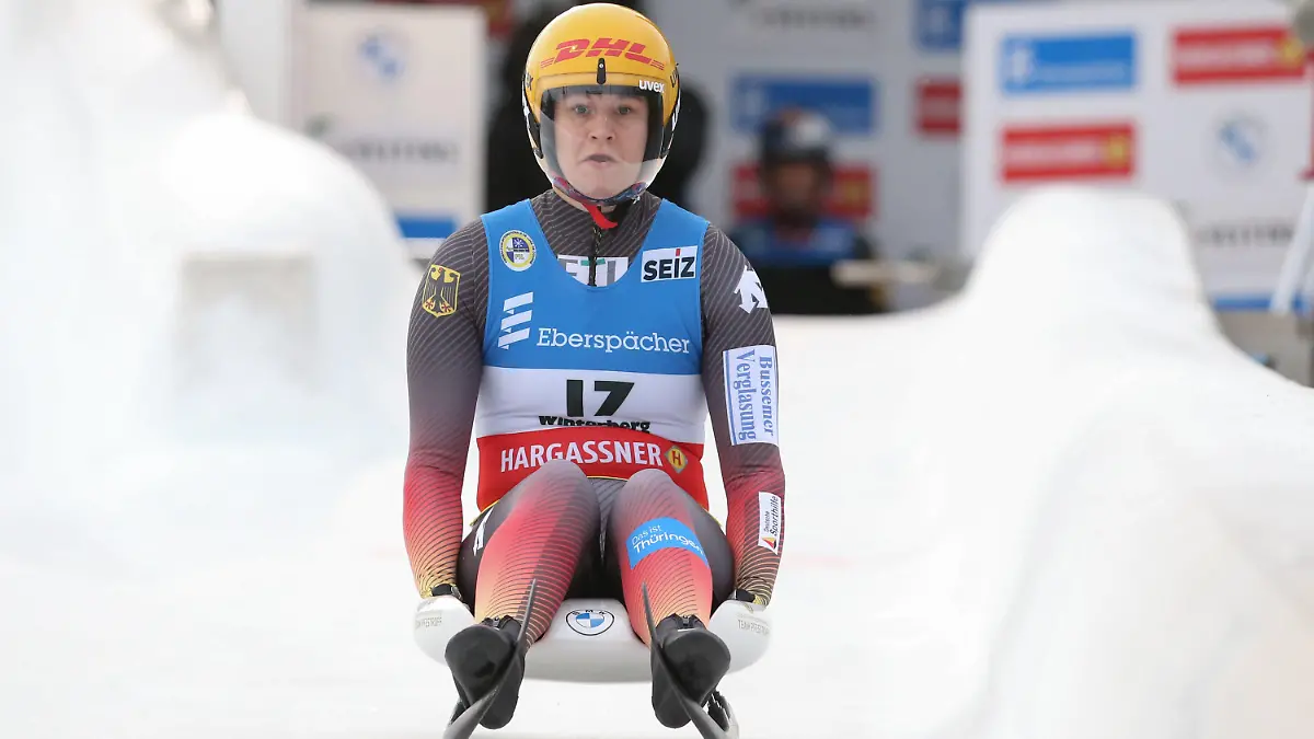 ARCHIV - 02.01.2022, Nordrhein-Westfalen, Winterberg: Rodeln: Weltcup, Einsitzer, Frauen, 1. Durchgang: Dajana Eitberger aus Deutschland fährt im Eiskanal. (zu dpa: «Rennrodlerin Eitberger machen Folgen von Covid-Erkrankung zu schaffen») Foto: Friso Gentsch/dpa +++ dpa-Bildfunk +++