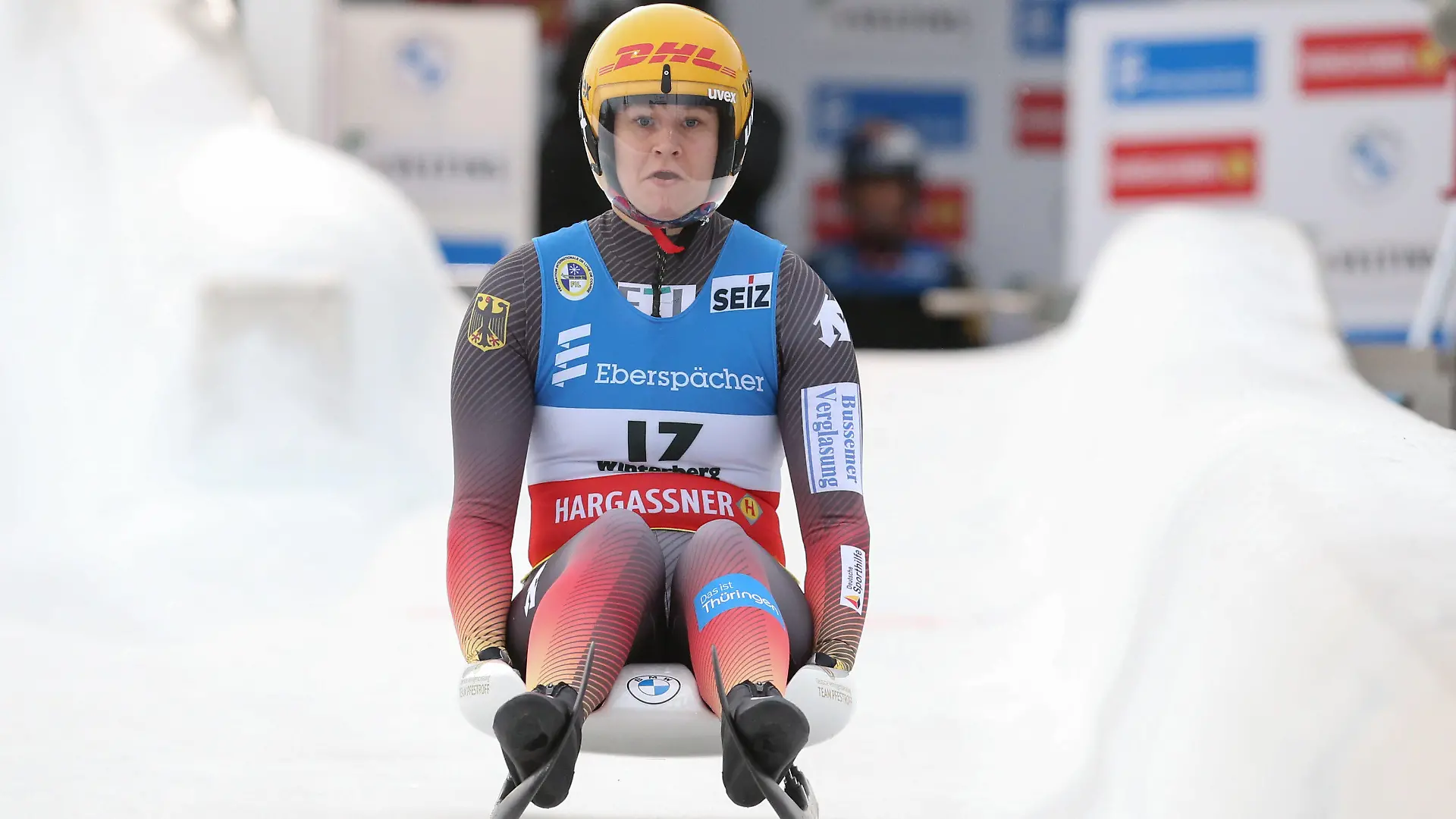 ARCHIV - 02.01.2022, Nordrhein-Westfalen, Winterberg: Rodeln: Weltcup, Einsitzer, Frauen, 1. Durchgang: Dajana Eitberger aus Deutschland fährt im Eiskanal. (zu dpa: «Rennrodlerin Eitberger machen Folgen von Covid-Erkrankung zu schaffen») Foto: Friso Gentsch/dpa +++ dpa-Bildfunk +++