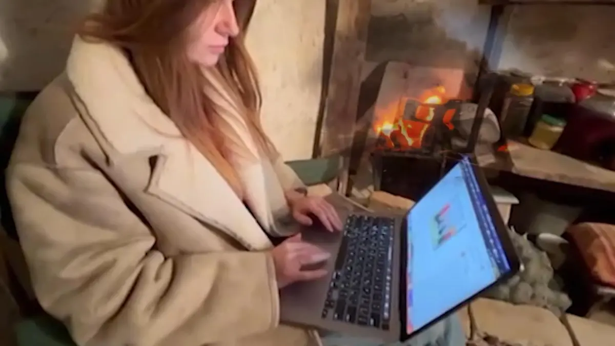 Ukrainische Hackerin kämpft gegen Putins Propaganda Heldin im Netz