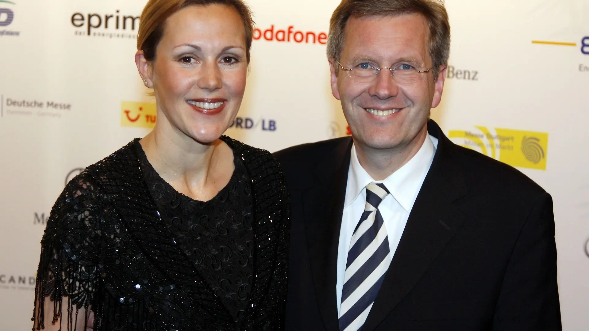 Christian Wulff mit Ehefrau Bettina (MP Niedersachsen) attending the NORD-SUED DIALOG at the Phoenixhalle in Stuttgart, 17.12.2008. Credit: List/face to face