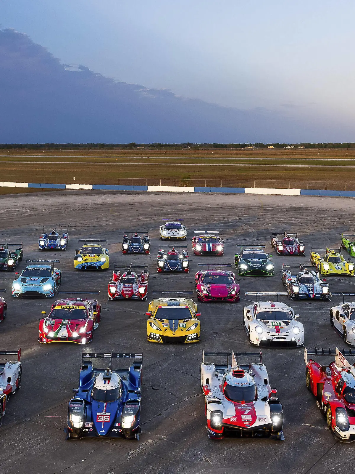 Sport Bilder des Tages group picture wec cars during the 1000 Miles of Sebring, 1st round of the 2022 FIA World Endurance Championship on the Sebring International Raceway from March 16 to 18, in Sebring, Florida, United States of America - AUTO - FIA WEC - 1000 MILES OF SEBRING 2022 DPPI/Panoramic PUBLICATIONxNOTxINxFRAxITAxBEL 2022_WEC_COLLECTIVE.jpg