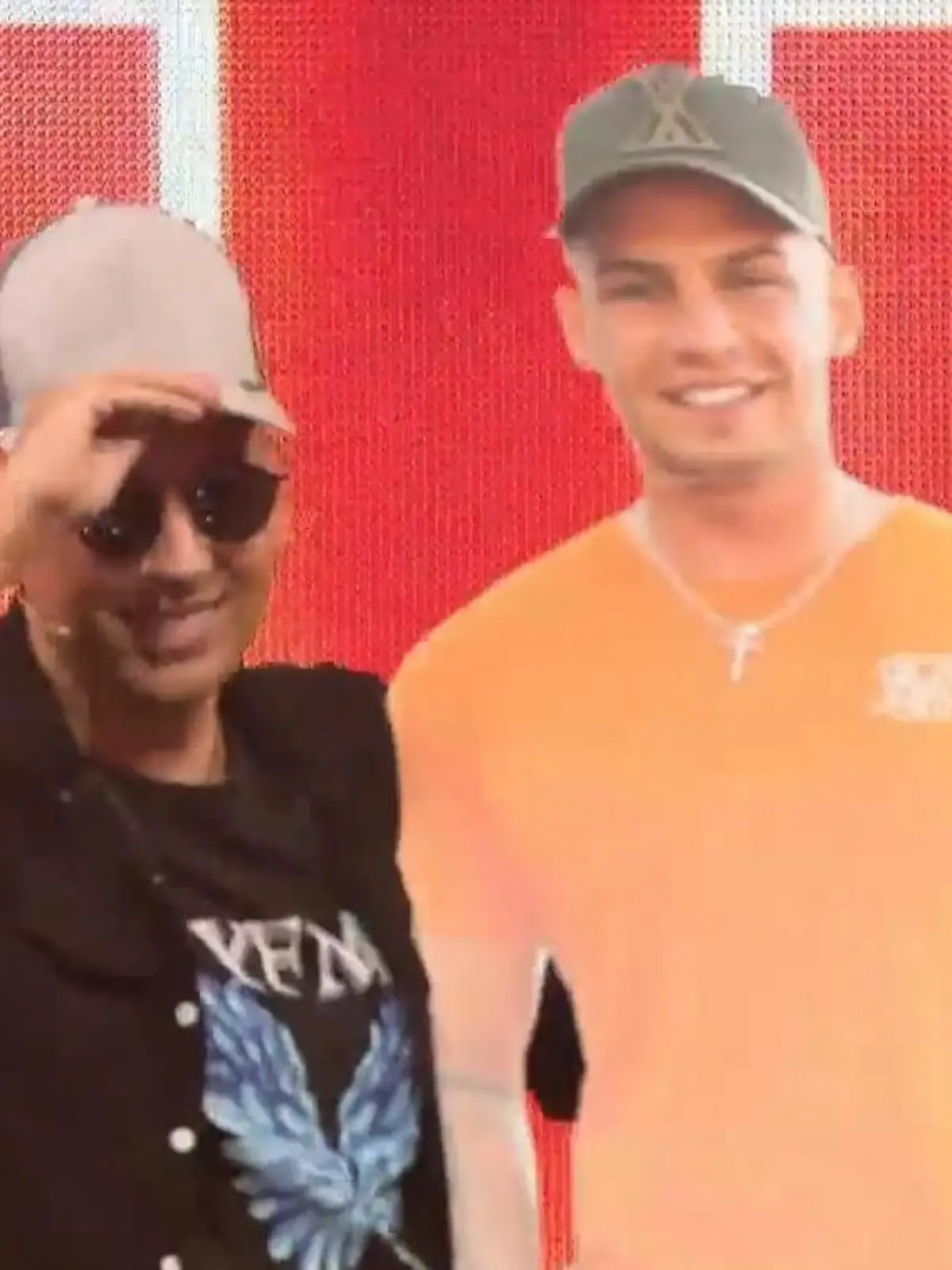 Pietro-Double Calvin und sein Pappkamerad verlassen die "Take Me Out"-Arena leider ohne Date