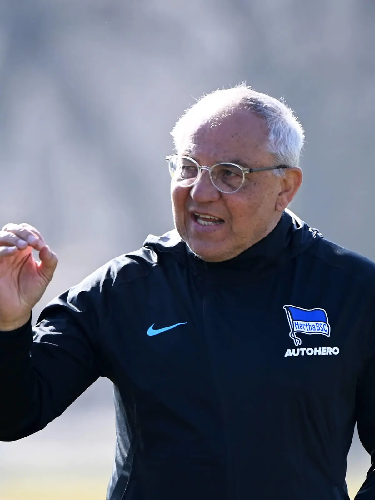 Sport Bilder des Tages Fussball, Herren, Saison 2021/2022, 1. Bundesliga, Hertha BSC, Training, Trainer Felix Magath Hertha BSC, 16.03. 2022, *** Football, men, season 2021 2022, 1 Bundesliga, Hertha BSC, training, coach Felix Magath Hertha BSC , 16 03 2022, Copyright: xMatthiasxKochx