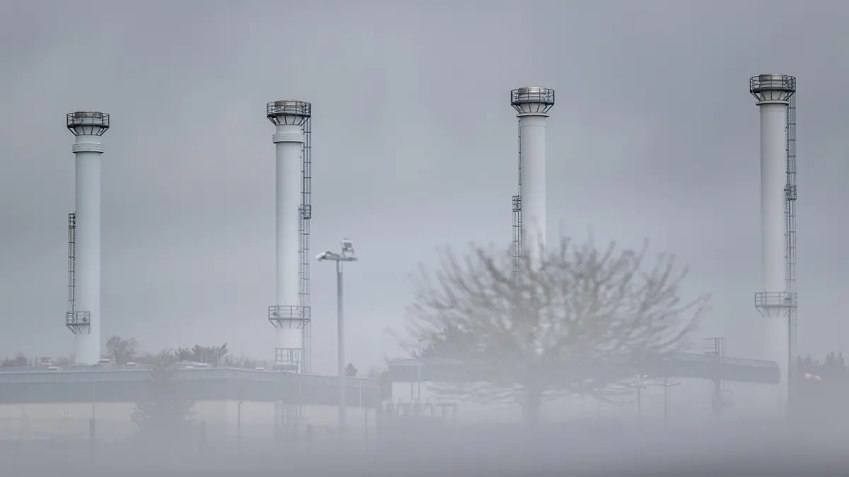 24.02.2022, Niedersachsen, Rehden: Die Anlage des Erdgasspeichers (Astora GmbH) in Rehden. Es handelt sich dabei um den größten Speicher in Westeuropa. Die Astora GmbH ist zudem eine Tochtergesellschaft des russischen Energiekonzerns Gazprom (zu dpa ·Land hat keinen Überblick über Gasspeicher-Füllstände·). Foto: Mohssen Assanimoghaddam/dpa +++ dpa-Bildfunk +++