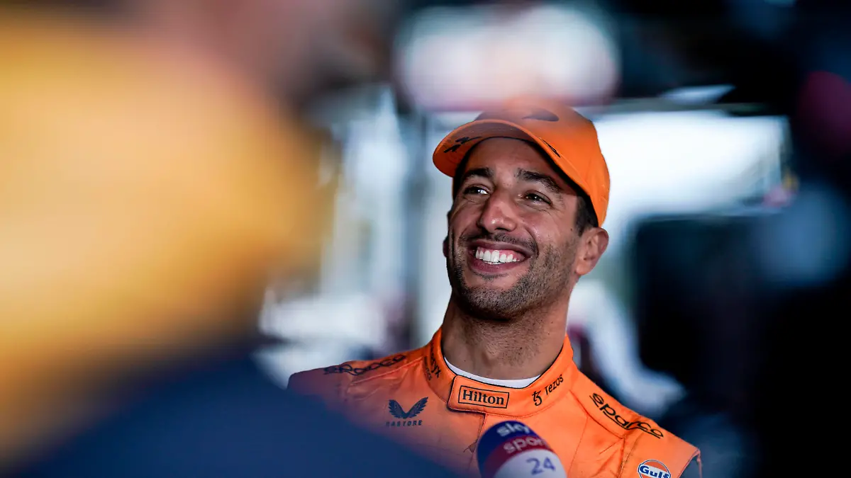  February 24, 2022, Montmelo, Spain: DANIEL RICCIARDO of Australia and McLaren F1 Team in the paddock during day two of the 2022 FIA Formula 1 Pre-Season testing at Circuit de .Barcelona-Catalunya in Montmelo, Spain. Montmelo Spain - ZUMAg147 20220224_zap_g147_084 Copyright: xJamesxGasperottix