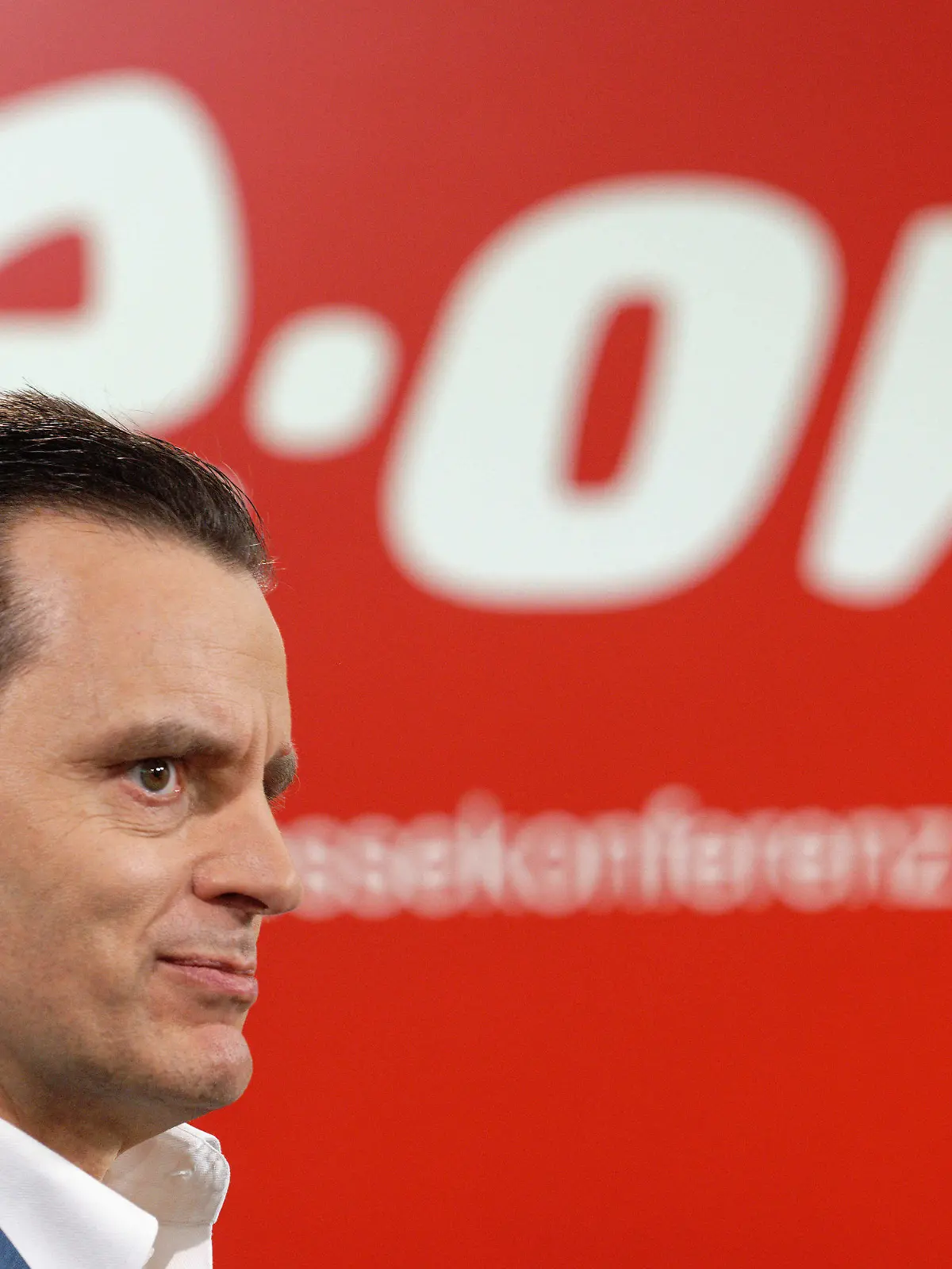 16.03.2022, Nordrhein-Westfalen, Essen: Leonhard Birnbaum, Vorstandsvorsitzender E.ON, spricht bei der Bilanzpressekonferenz des Energieunternehmens. Foto: Henning Kaiser/dpa +++ dpa-Bildfunk +++
