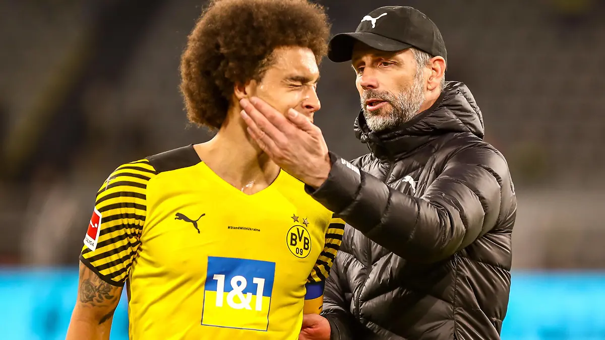 Axel Witsel Borussia Dortmund / BVB, 28 und Marco Rose Borussia Dortmund / BVB, Chef-Trainer nach dem Spiel, GER, Borussia Dortmund / BVB vs. DSC Arminia Bielefeld, Fussball, 1. Bundesliga, 26. Spieltag, Spielzeit 2021/2022, 13.03.2022, DFB/DFL regulations prohibit any use of photographs as image sequences and/or quasi-video., GER, Borussia Dortmund / BVB vs. DSC Arminia Bielefeld, Fussball, 1. Bundesliga, 26. Spieltag, Spielzeit 2021/2022, 13.03.2022 Dortmund *** Axel Witsel Borussia Dortmund BVB, 28 and Marco Rose Borussia Dortmund BVB, head coach after the match, GER, Borussia Dortmund BVB vs DSC Arminia Bielefeld, Football, 1 Bundesliga, 26 Matchday, Season 2021 2022, 13 03 2022, DFB DFL regulations prohibit any use of photographs as image sequences and or quasi video , GER, Borussia Dortmund BVB vs DSC Arminia Bielefeld, Football, 1 Bundesliga, 26 Spieltag, Spielzeit 2021 2022, 13 03 2022 Dortmund Copyright: xEibner-Pressefoto/GabrielxBoiax EP_EEP
