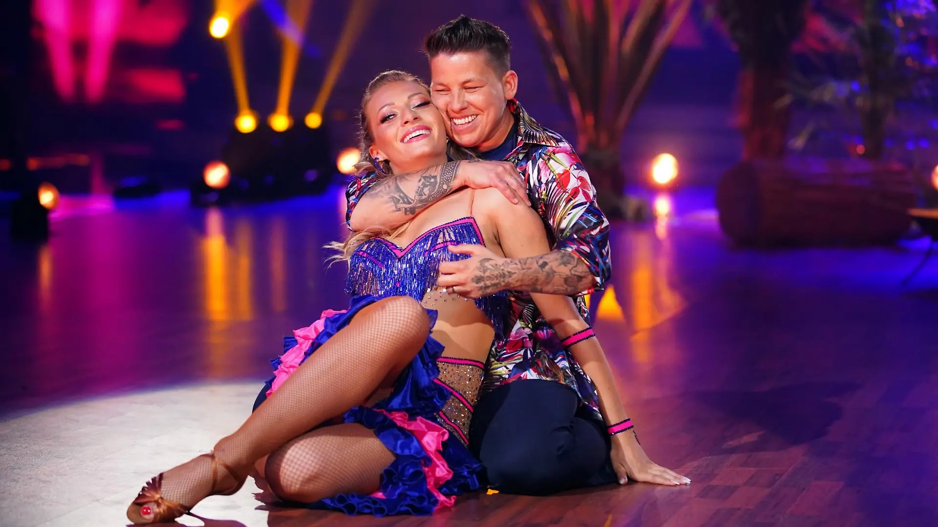 Kerstin Ott und Regina Luca tanzen Salsa. 

Verwendung der Bilder für Online-Medien ausschließlich mit folgender Verlinkung: "Alle Infos zu "Let´s Dance" im Special bei RTL.de: https://www.rtl.de/cms/sendungen/lets-dance.html