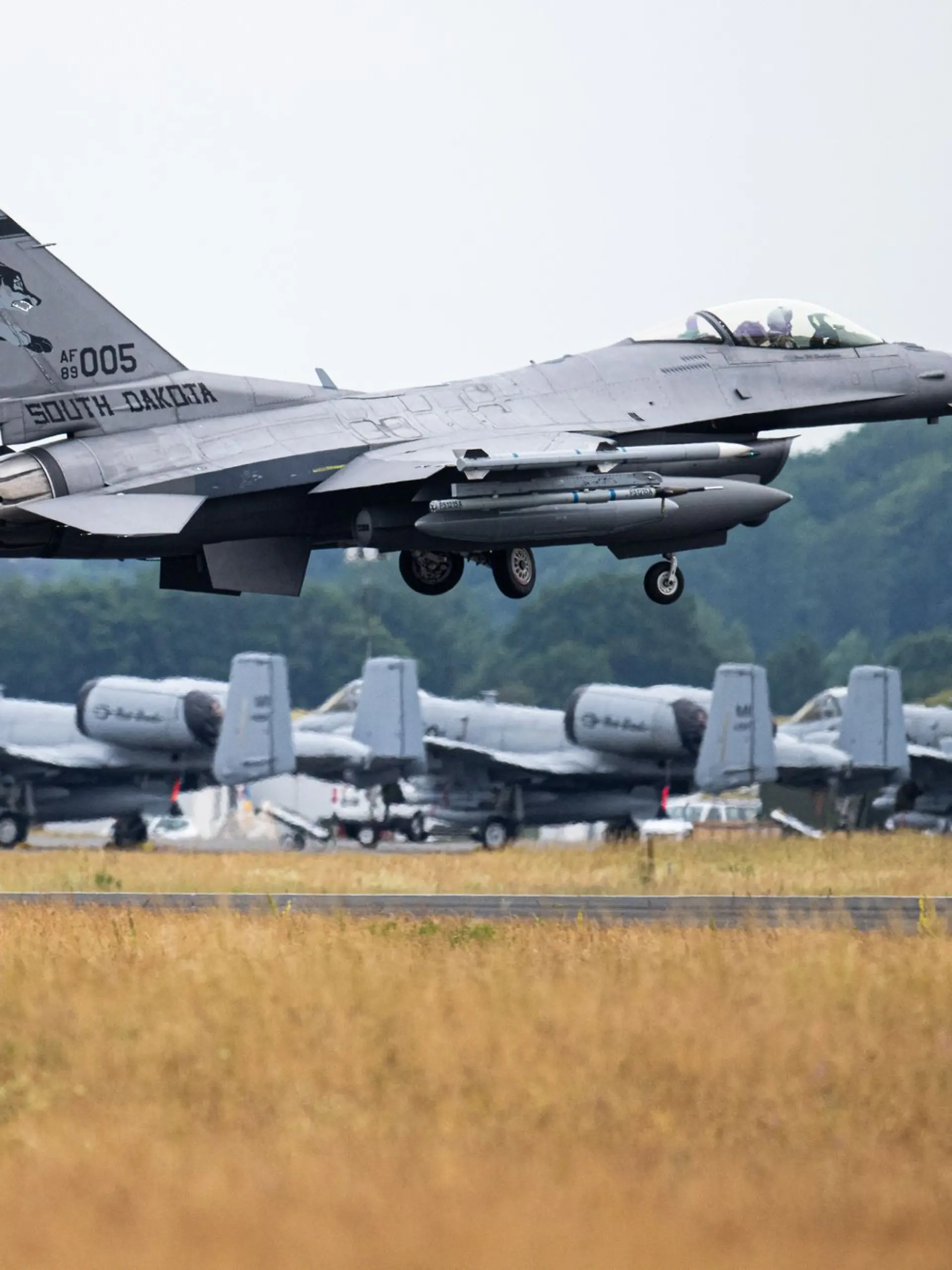 Bild zu: "China gefährdet deutsches Flugzeug mit Laser"