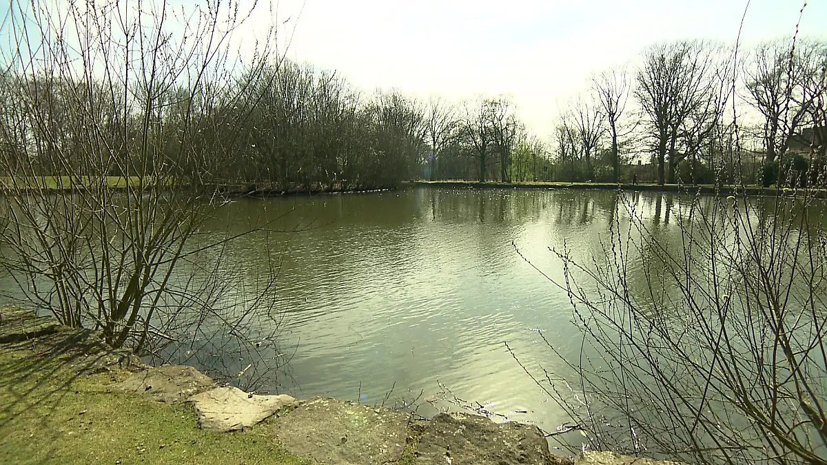 Kind fällt in Teich Recklinghausen