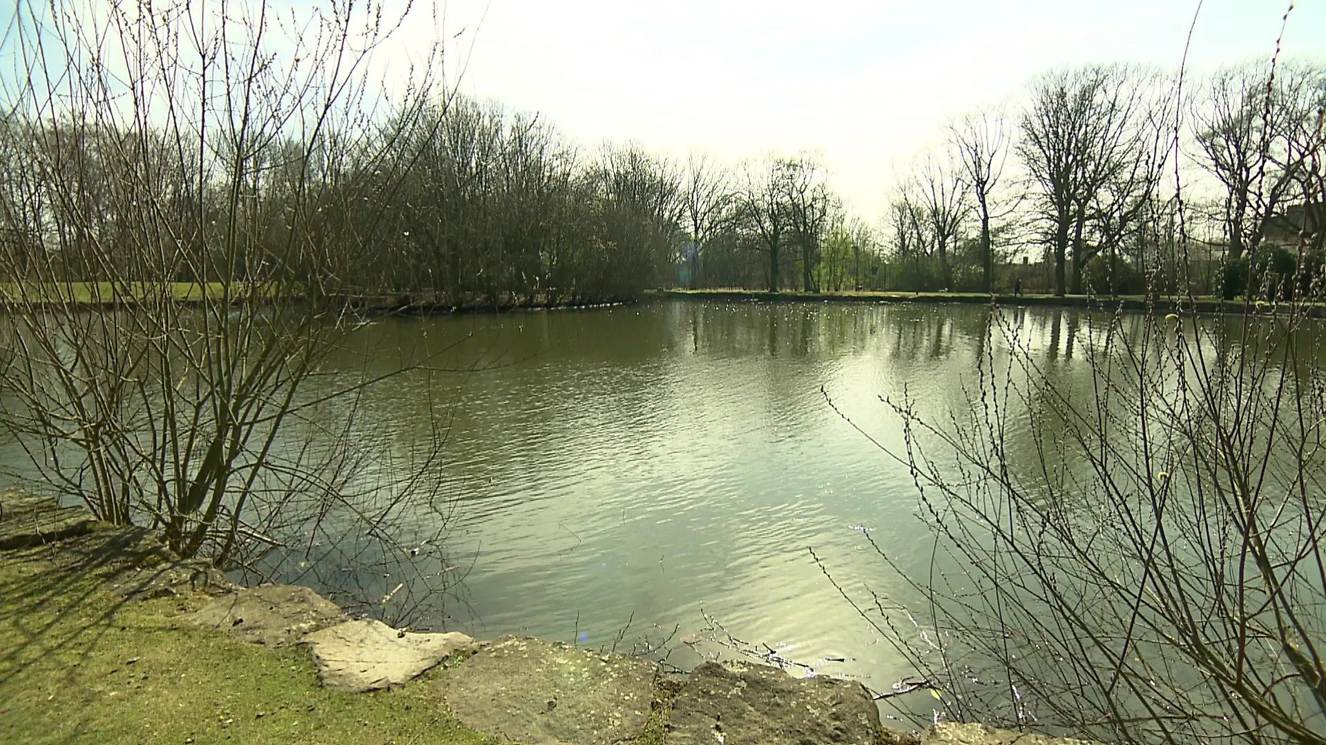 Kind fällt in Teich Recklinghausen