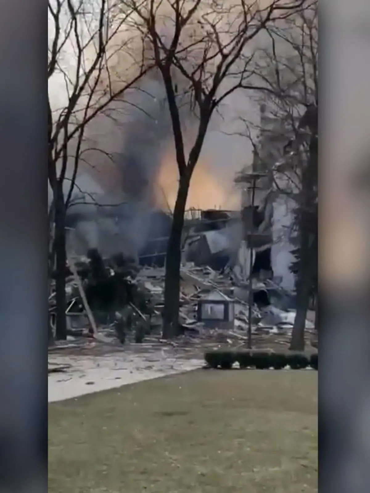 Ukrainischen Behördenangaben zufolge haben sich mehr als 1000 Menschen in dem Theater in der ukrainischen Stadt Mariupol befunden, das am Mittwoch Ziel eines wohl verheerenden Bombenangriffs geworden ist.