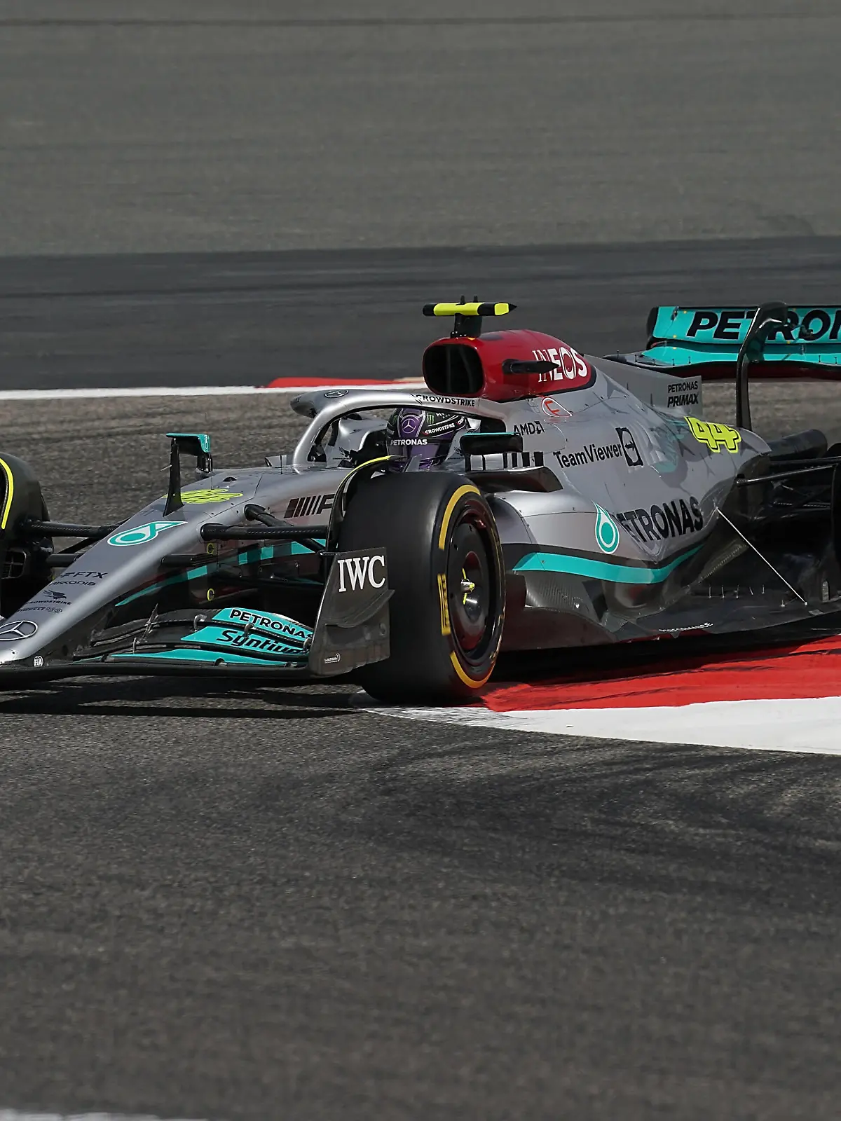  12.03.2022, Bahrain International Circuit, Sakhir, Formel 1 Testfahrten in Bahrain 2022 , im Bild Lewis Hamilton GBR, Mercedes-AMG Petronas Formula One Team Foto EU-Images Sakhir Bahrain International Circuit Bahrain *** 12 03 2022, Bahrain International Circuit, Sakhir, Formula 1 test drives in Bahrain 2022 , in picture Lewis Hamilton GBR , Mercedes AMG Petronas Formula One Team Foto EU Images Sakhir Bahrain International Circuit Bahrain PUBLICATIONxINxGERxSUIxAUTxONLY eu-images-506