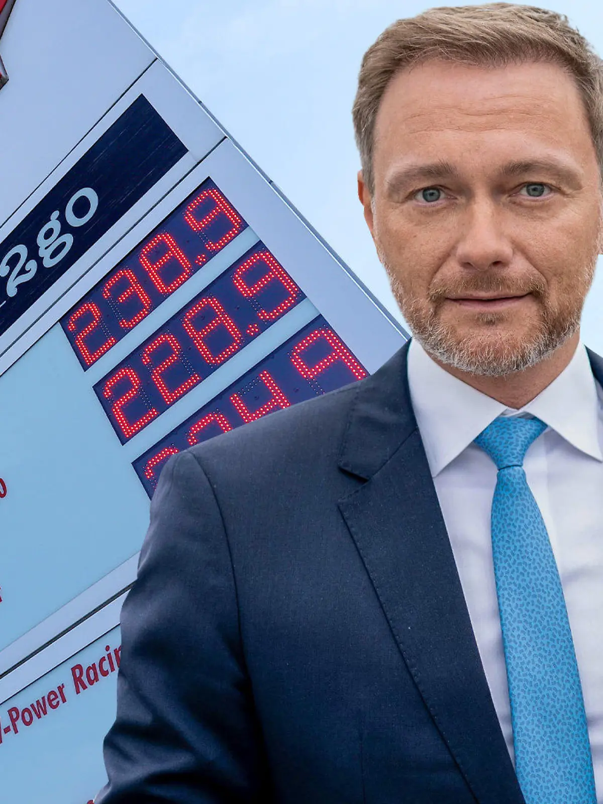 Finanzminister Lindner vor der Anzeigetafel einer Tankstelle