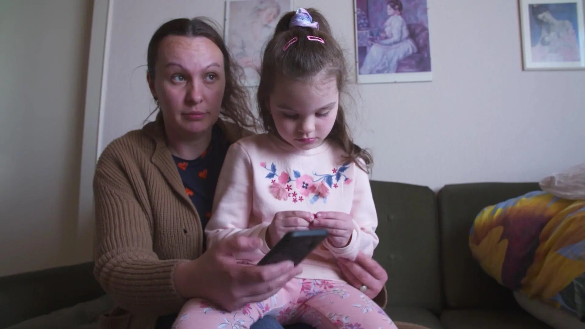 Alina, die Schwester von Pflegerin Olga, möchte wieder nach Hause.