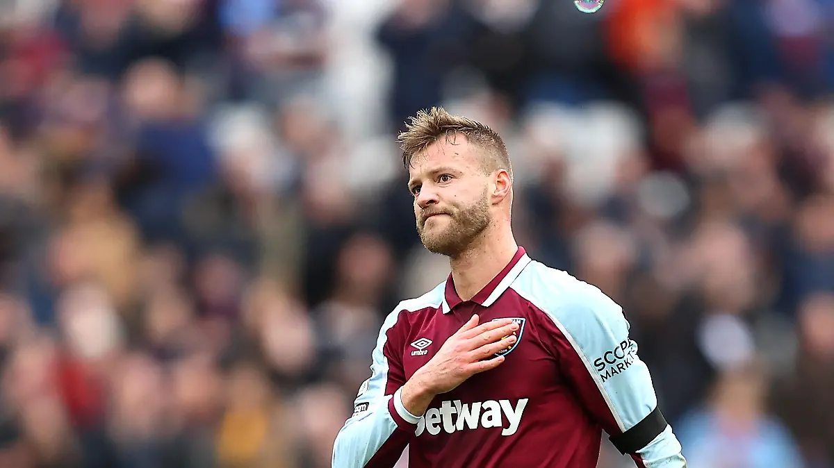 LONDON, ENGLAND - MARCH 13: Andriy Yarmolenko of West Ham United acknowledges the fans following their side's victory in the Premier League match between West Ham United and Aston Villa at London Stadium on March 13, 2022 in London, England. (Photo by Julian Finney/Getty Images)