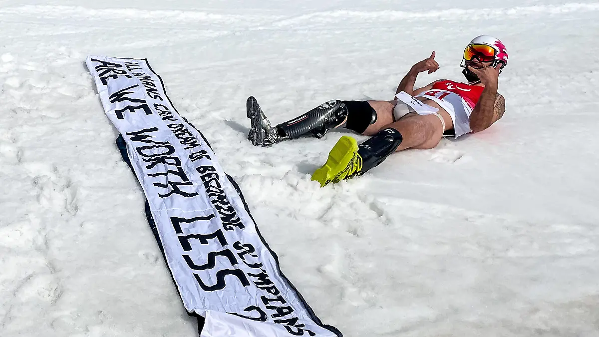 PARALYMPICS - Winter Paralympics Beijing 2022 YANQING,CHINA,13.MAR.22 - PARALYMPICS, ALPINE SKIING - Paralympic Winter games, Winterspiele,Spiele, Summer games Beijing 2022, slalom, men. Image shows Manoel Bourdenx FRA. Keywords: banner. PUBLICATIONxNOTxINxAUTxSUIxSWE GEPAxpictures/xMaticxKlansek